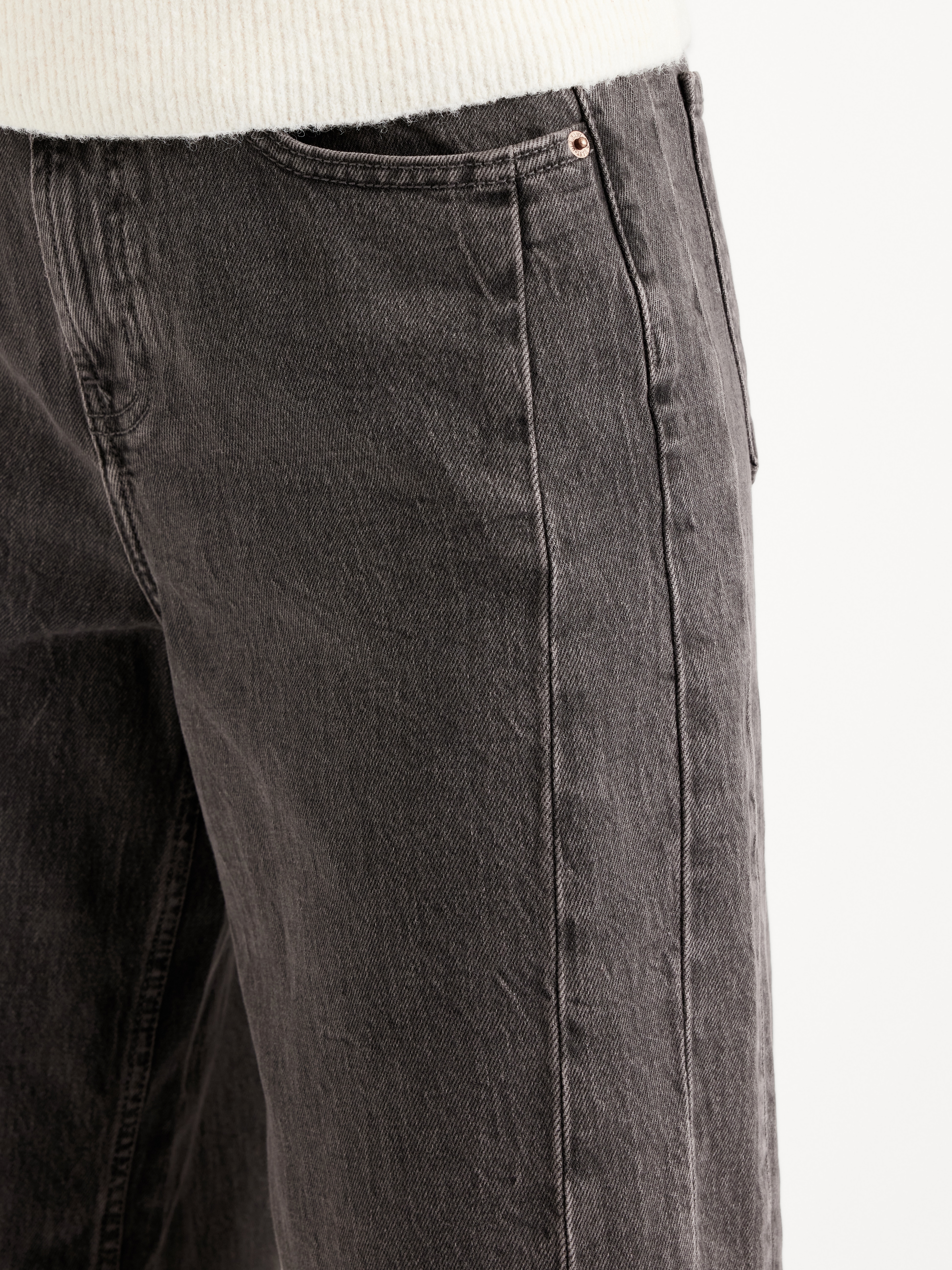 High-Waisted Baggy Barrel Ankle Jeans - Gray Wash - 4
