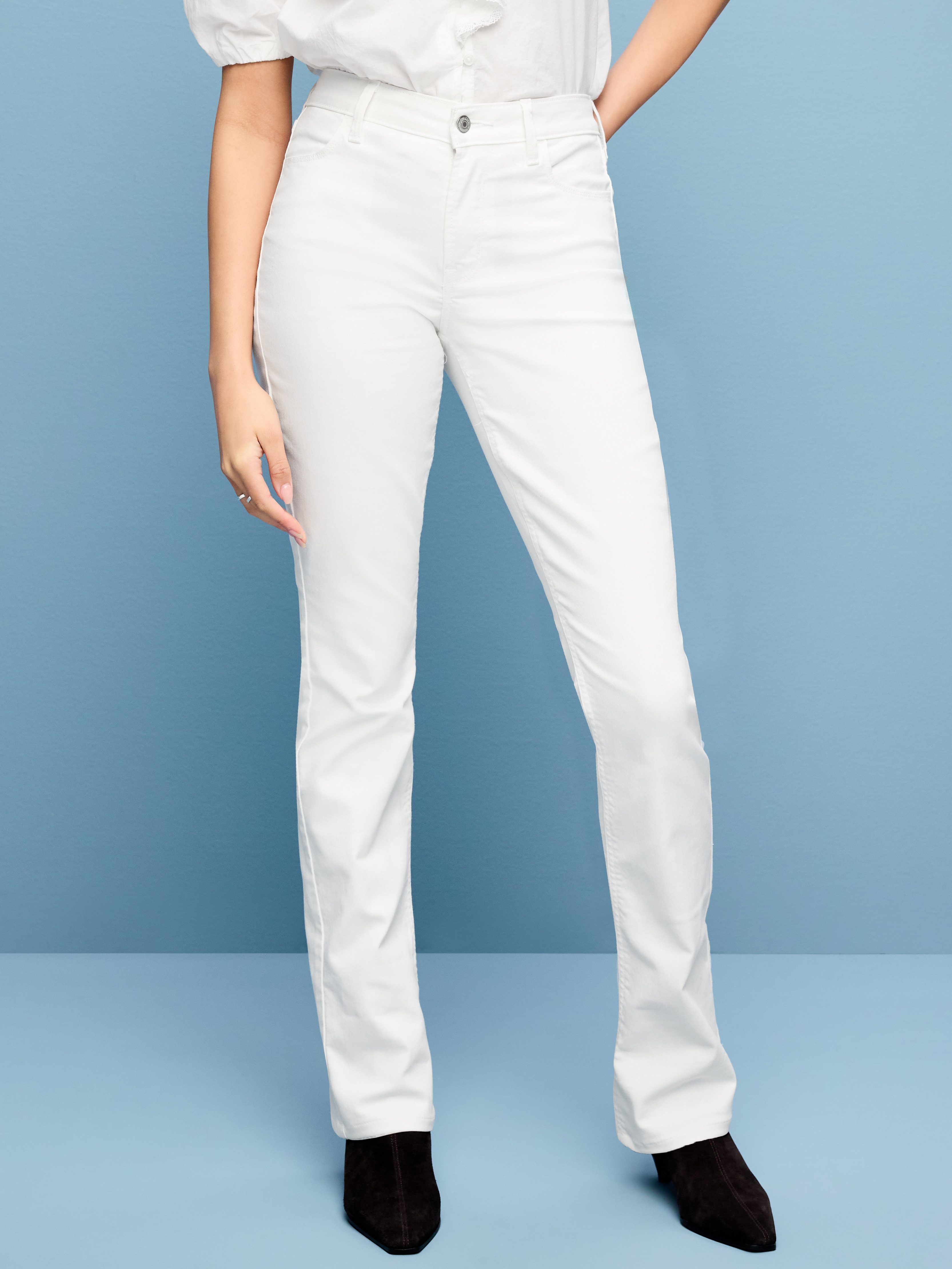 Mid-Rise Wow Boot-Cut Jeans - Calla Lily White - 2