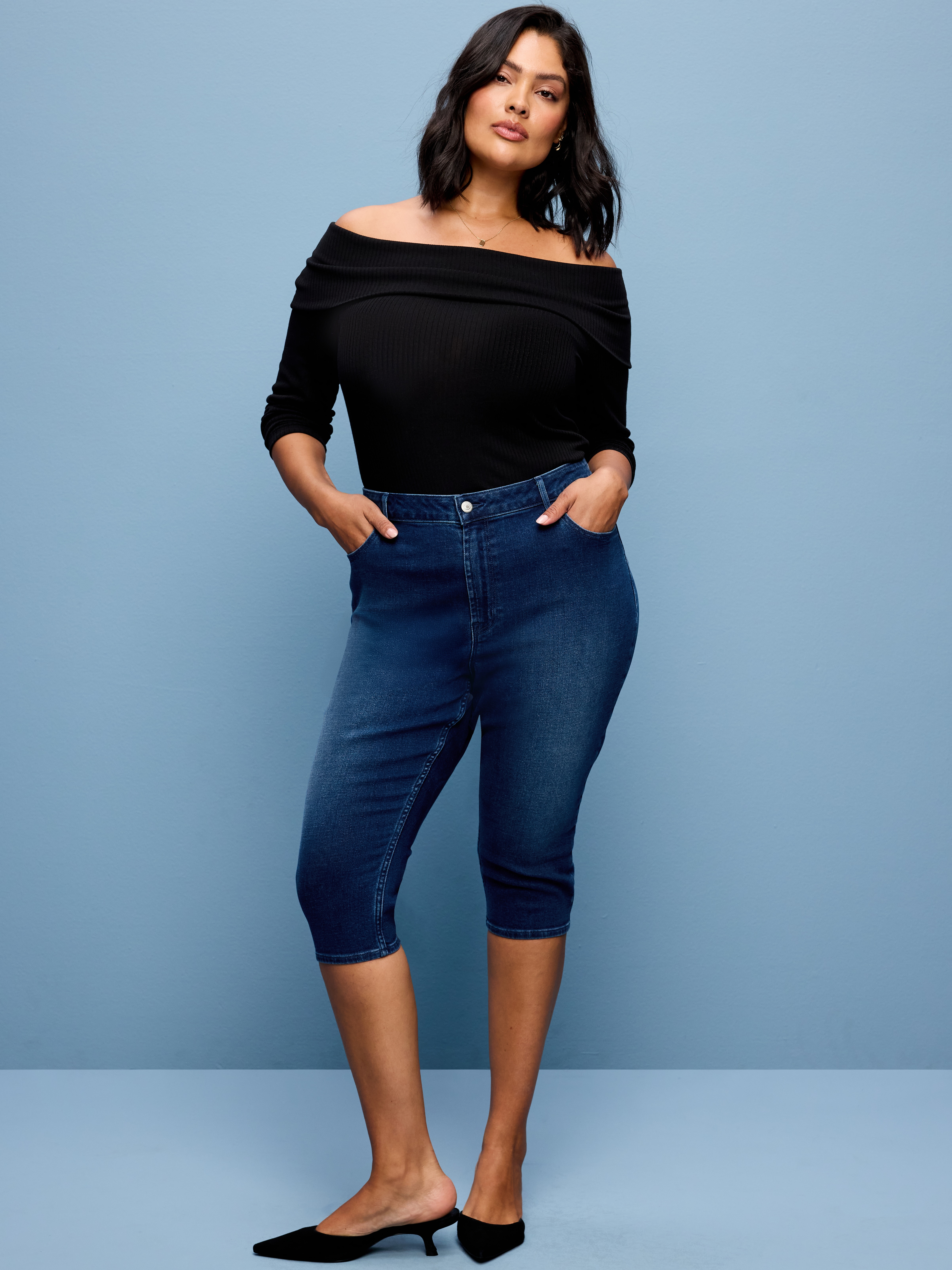 High-Waisted Wow Capri Jeans - Dark Wash - 7