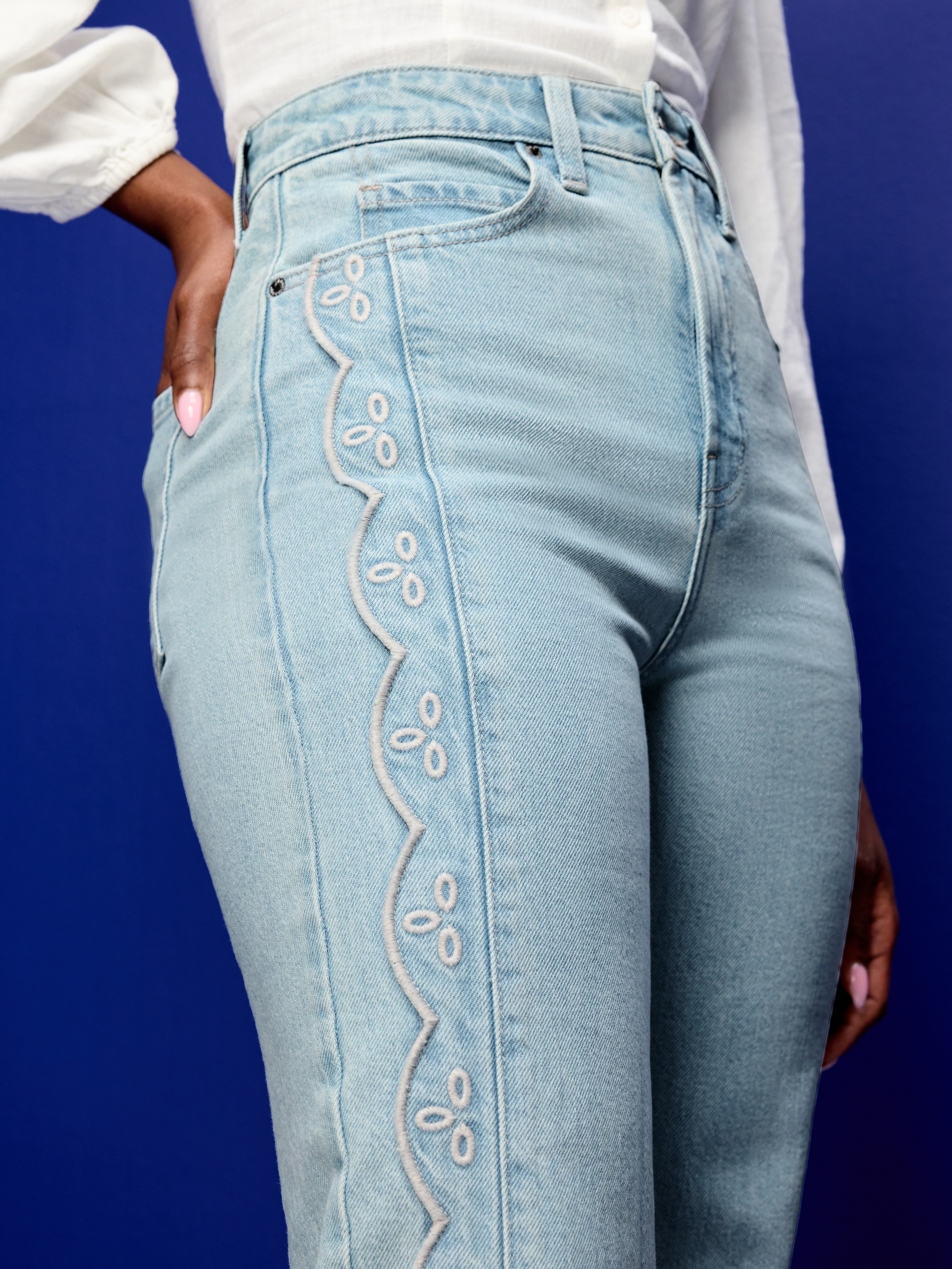 Curvy Extra High-Waisted Wide-Leg Jeans - Felippa - 4