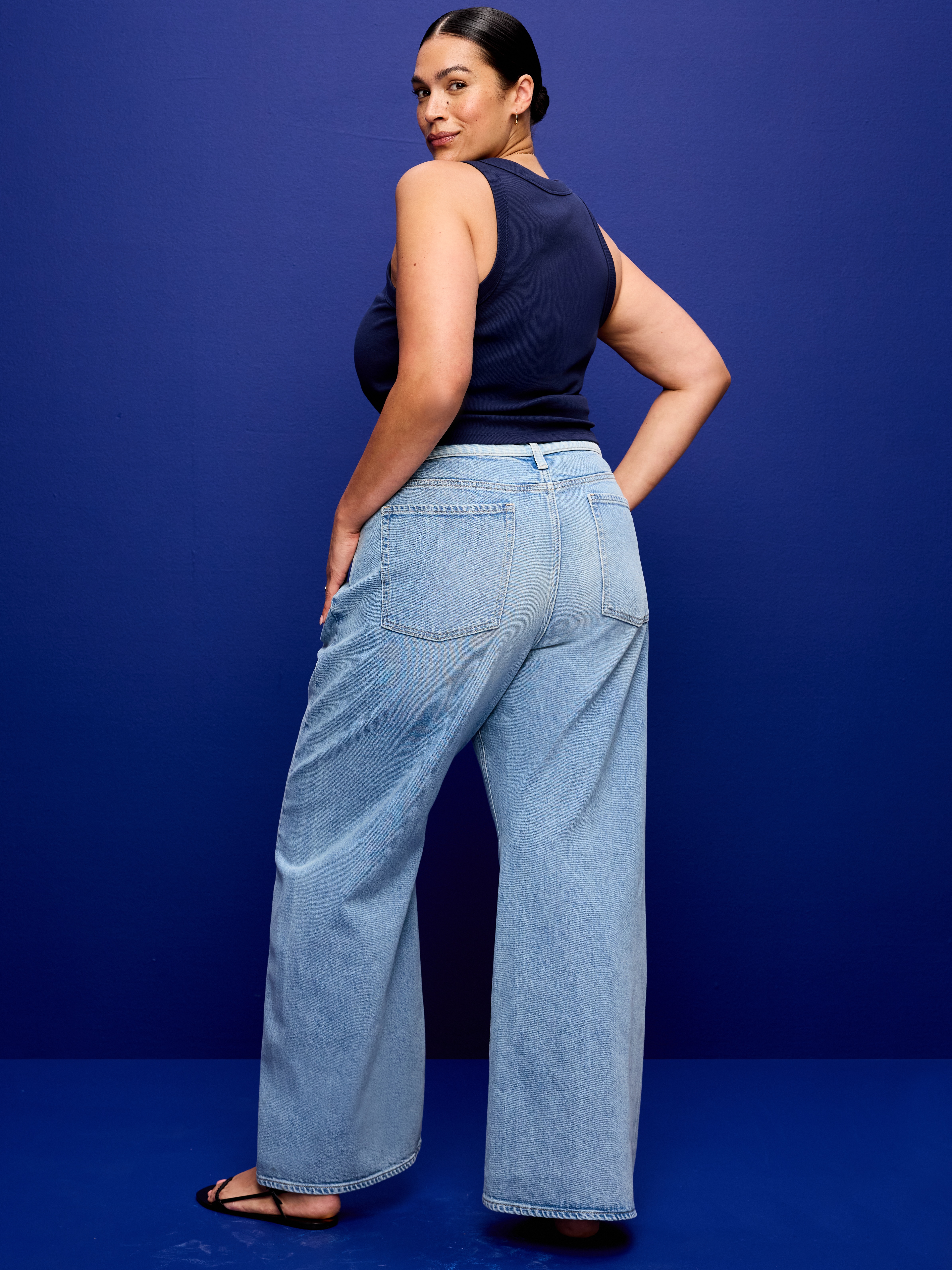 Mid-Rise Twisted-Seam Flare Jeans - Darlene - 9