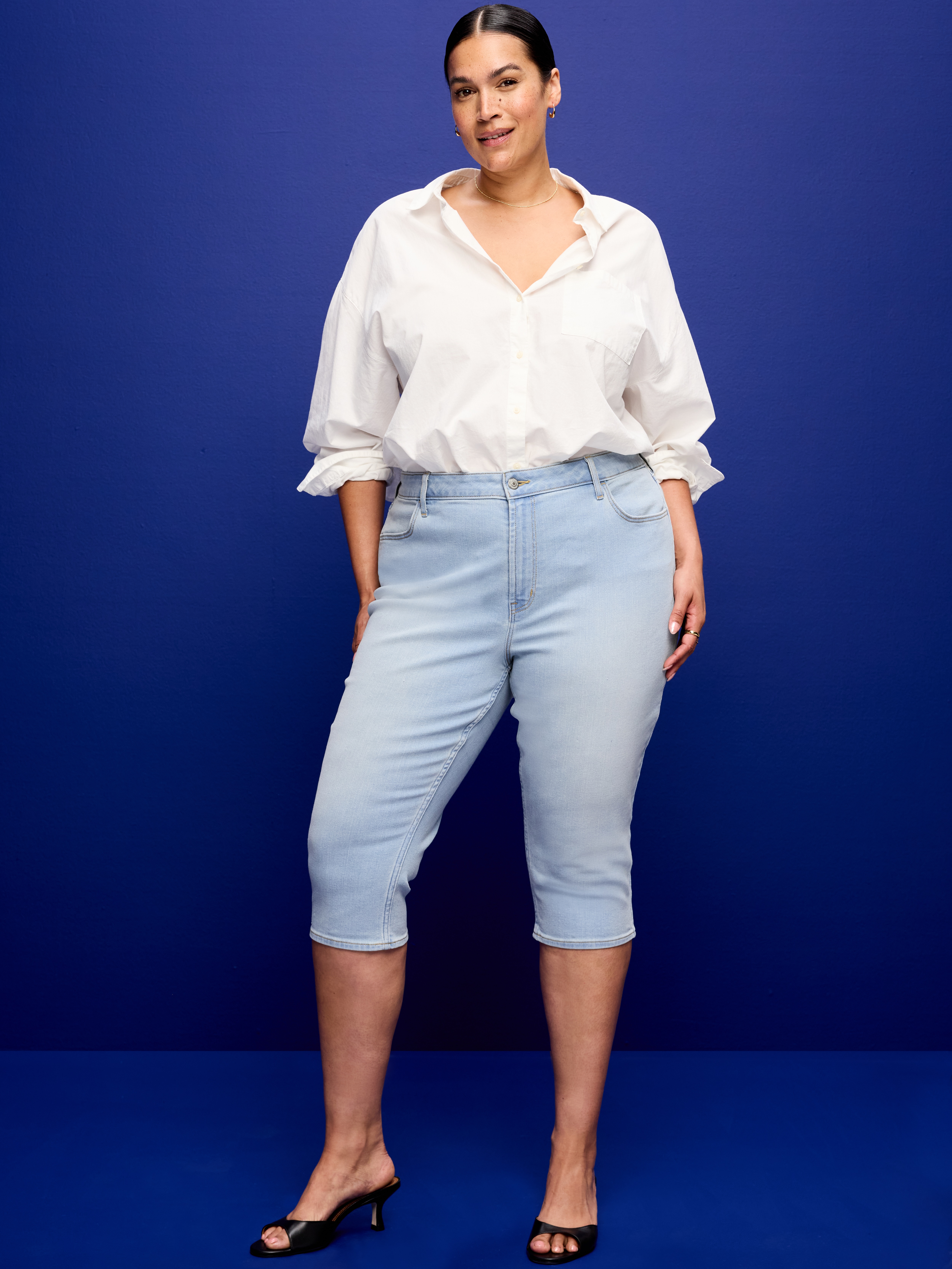 High-Waisted Wow Capri Jeans - Light Wash - 7