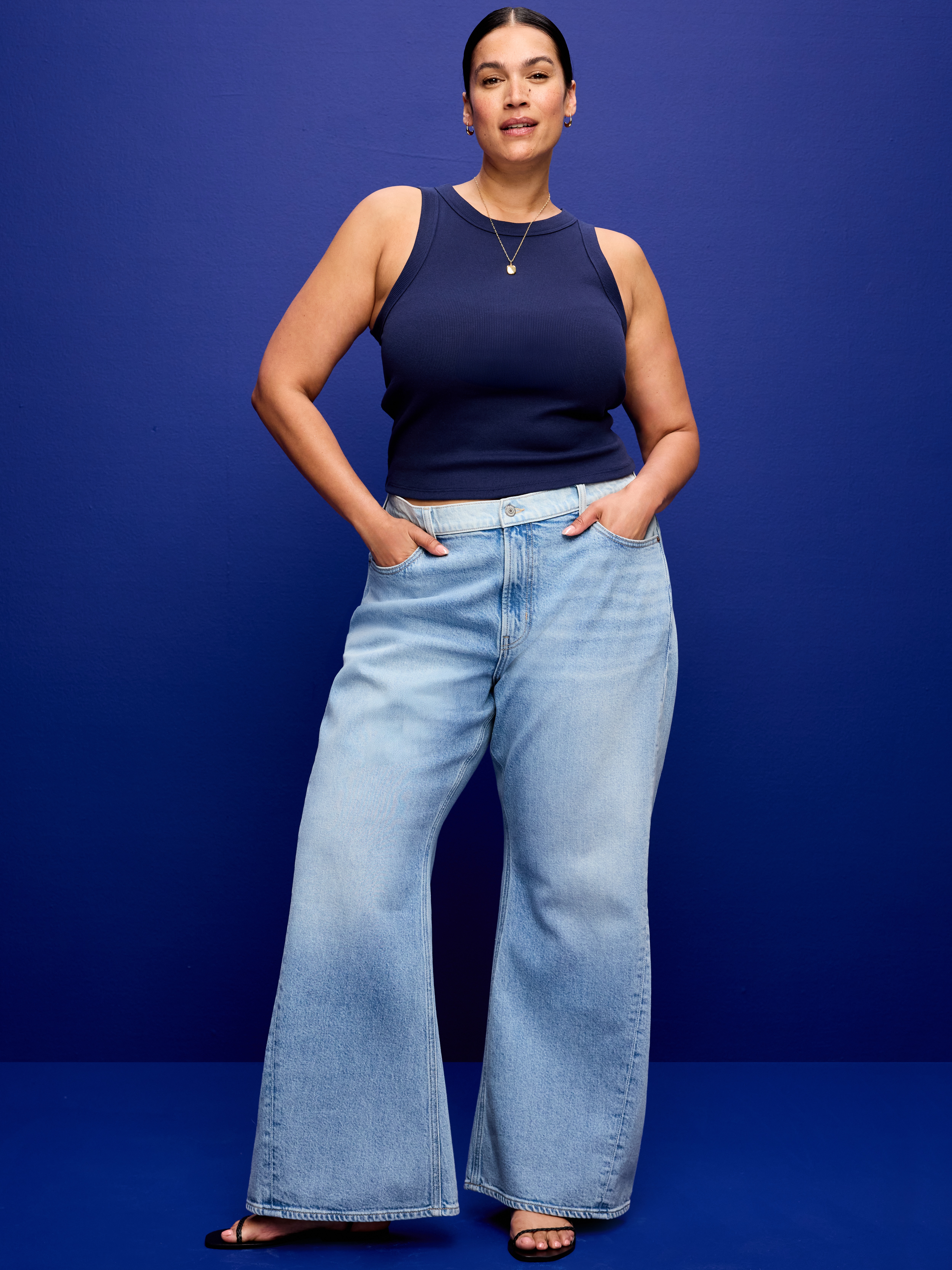 Mid-Rise Twisted-Seam Flare Jeans - Darlene - 8