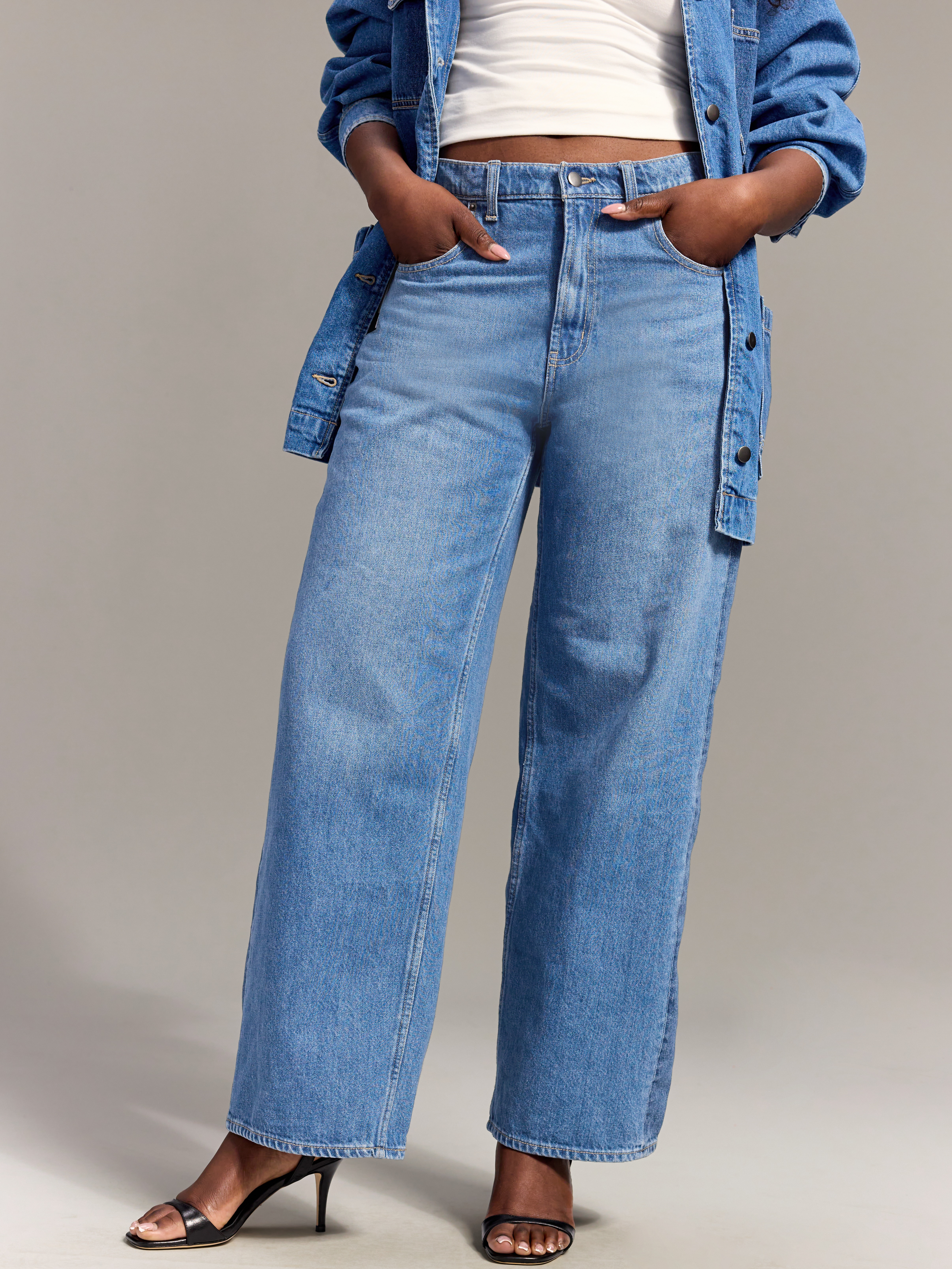 Old Navy x Christopher John Rogers Mid-Rise Baggy Wide-Leg Jeans - Medium Wash - 2