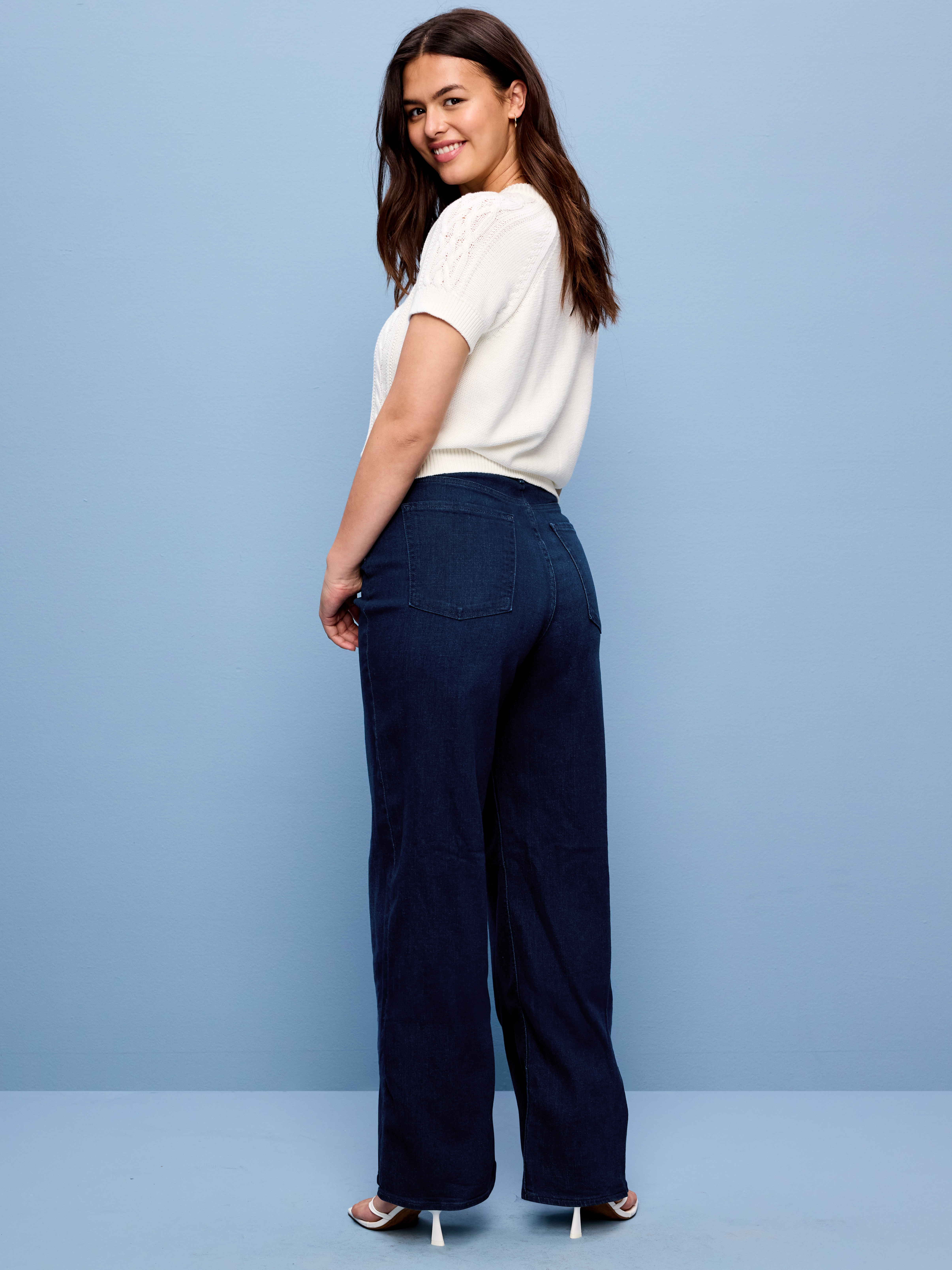 High-Waisted Wow Wide-Leg Jeans - Dark Wash - 5