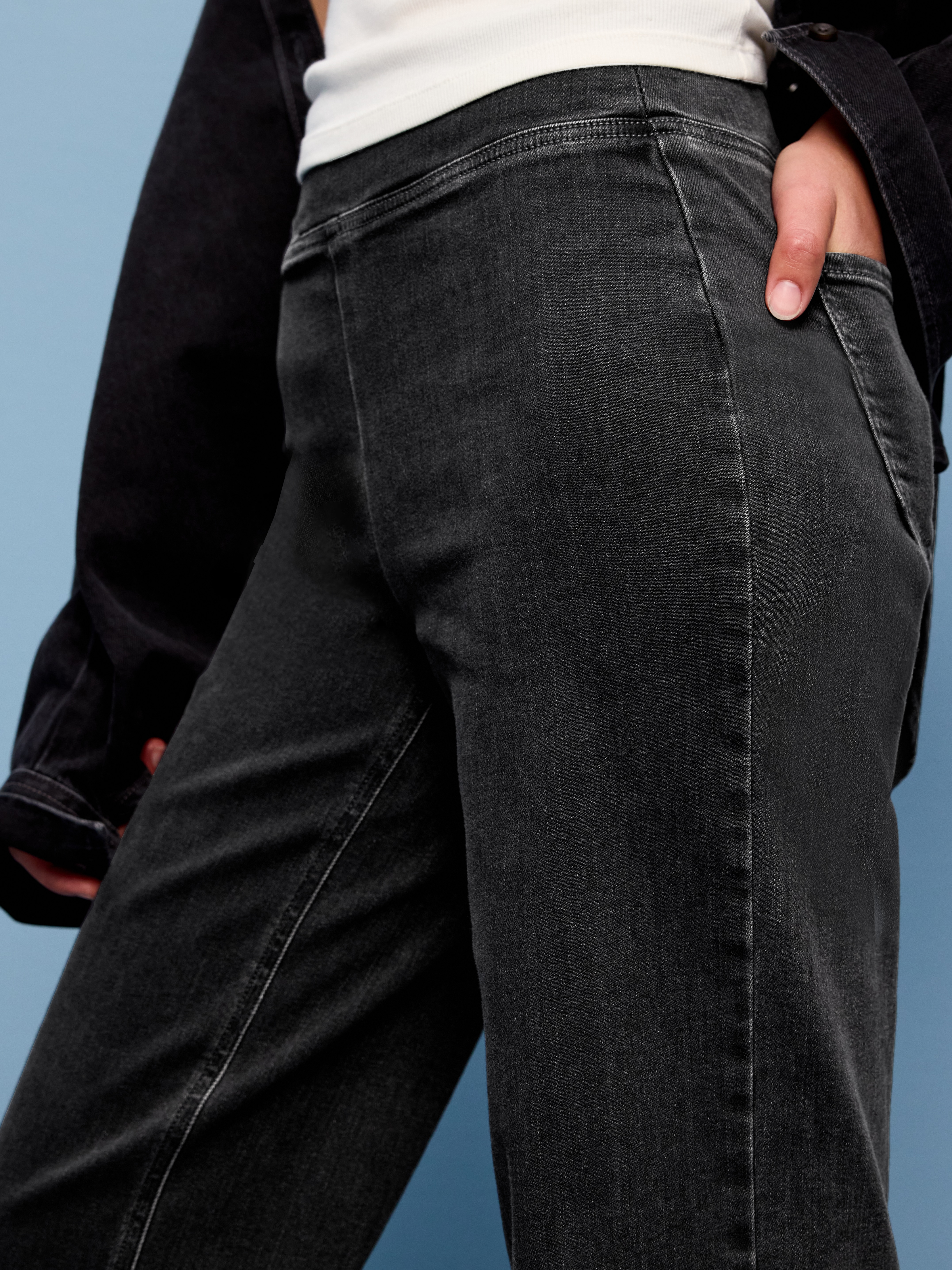High-Waisted Weekender Pull-On Crop Wide-Leg Jeans - Dark Gray - 4