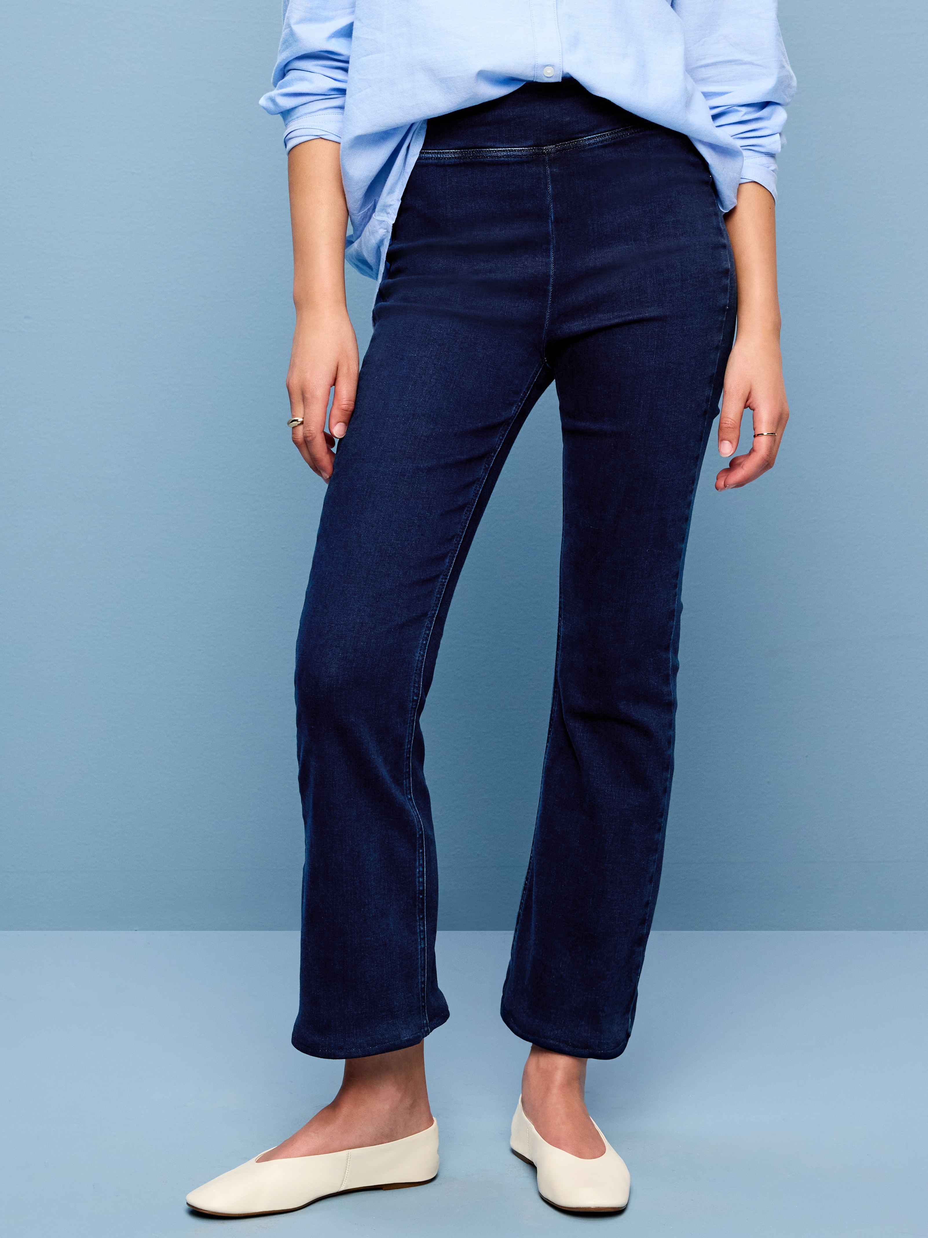 High-Waisted Weekender Pull-On Crop Flare Jeans - Dark Wash - 2