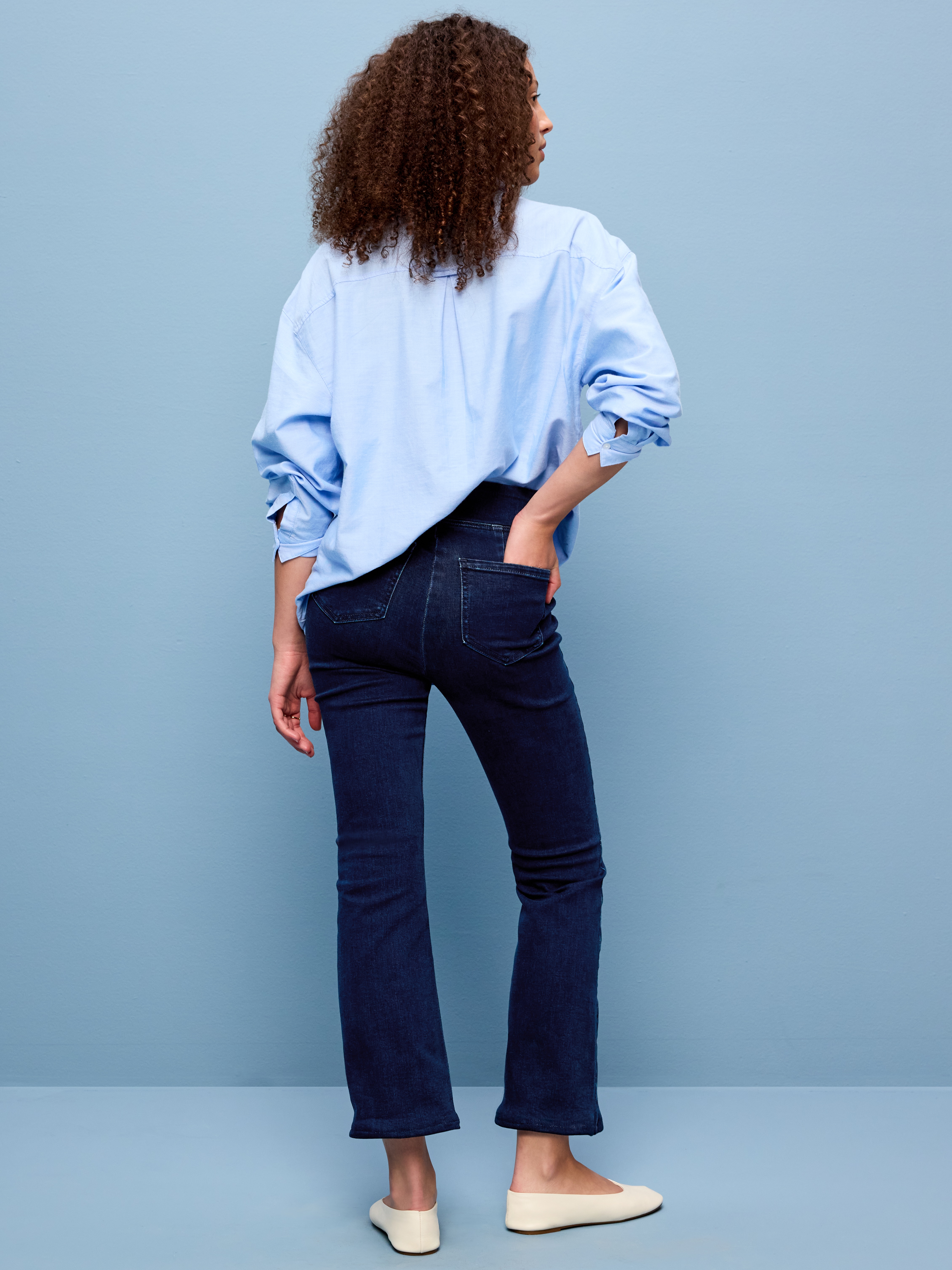 High-Waisted Weekender Pull-On Crop Flare Jeans - Dark Wash - 3