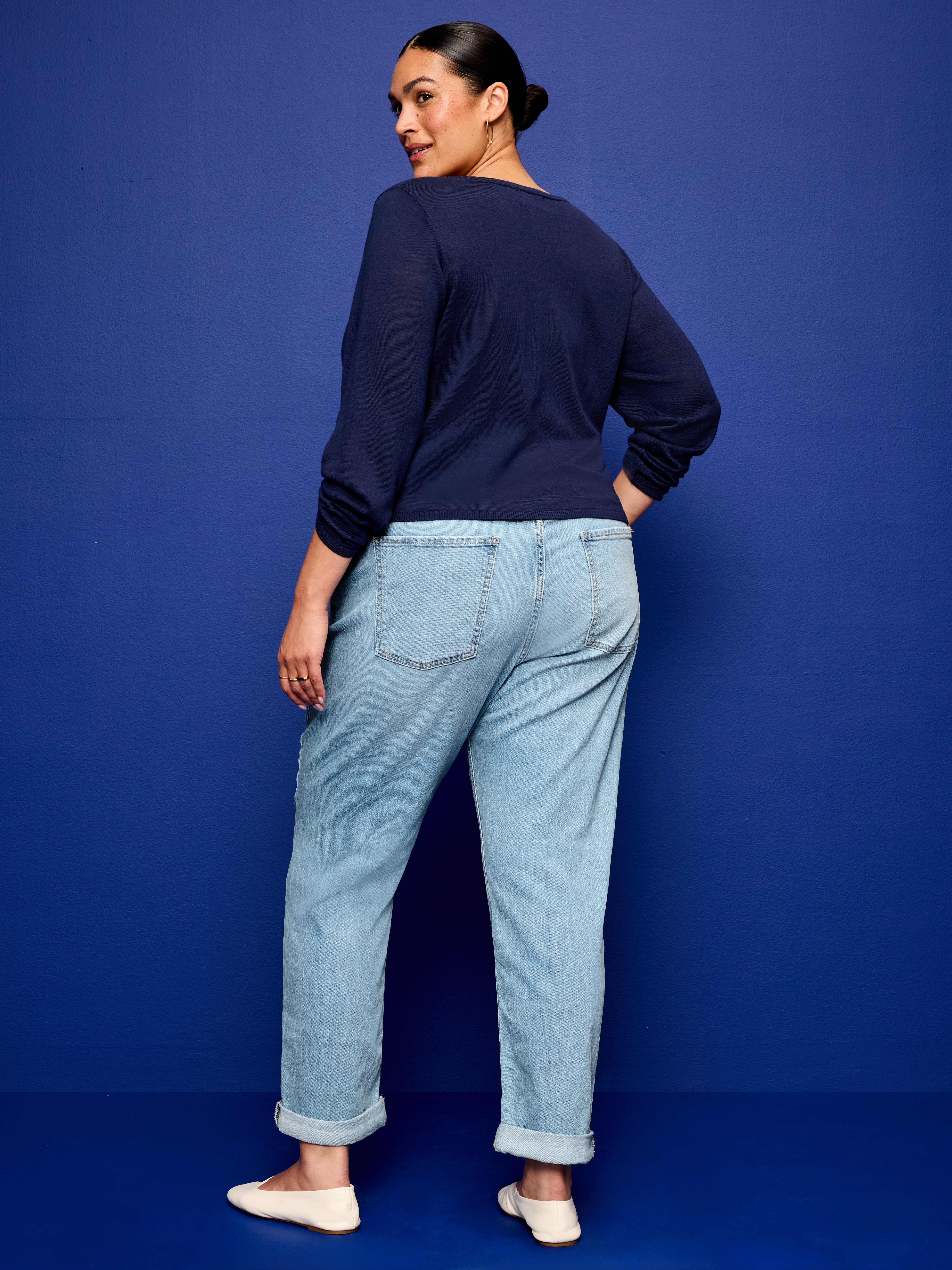 Mid-Rise Wow Boyfriend Straight Jeans - Light Wash - 8