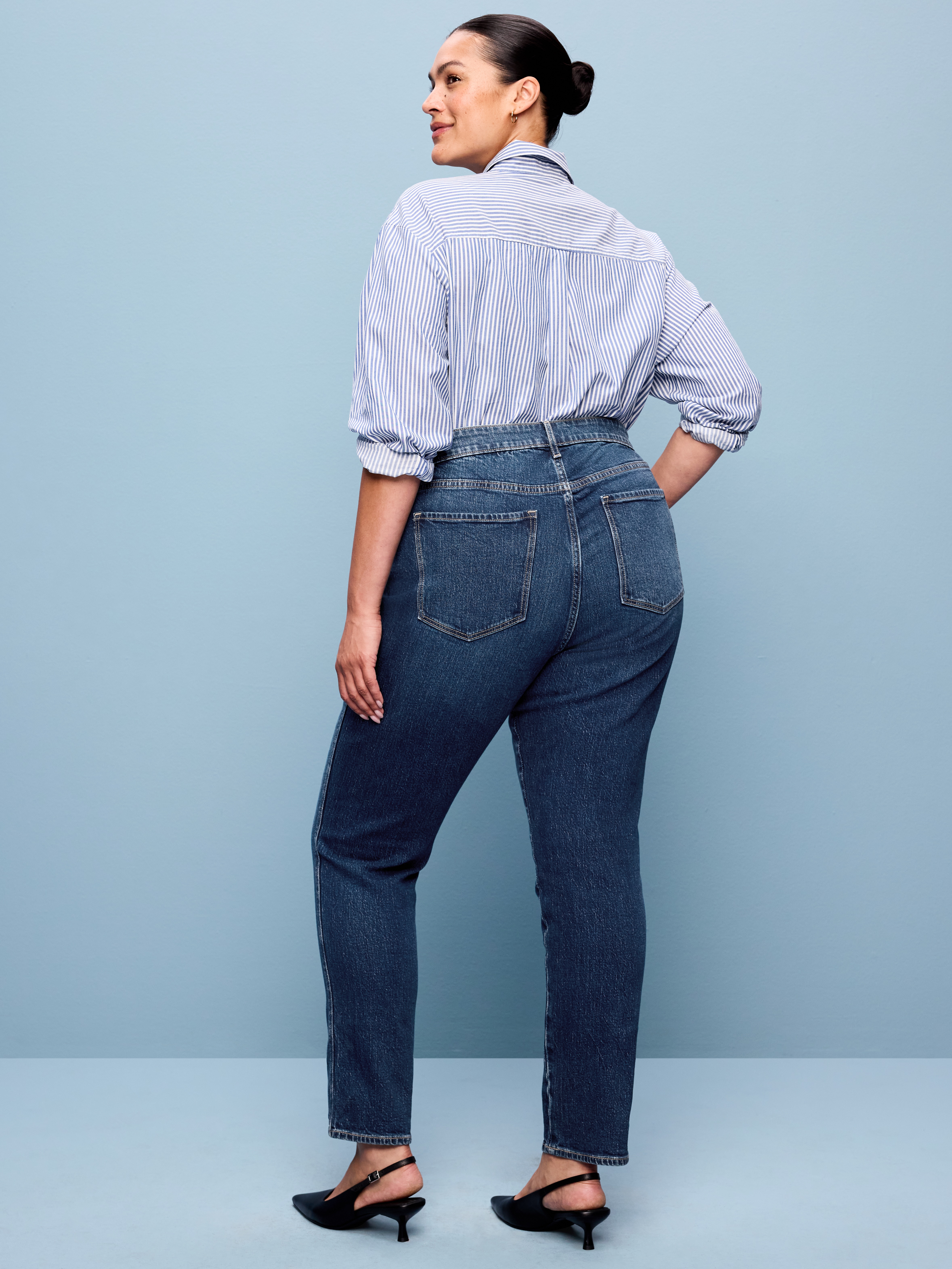 High-Waisted Vintage Slim Jeans - Dark Indigo - 7