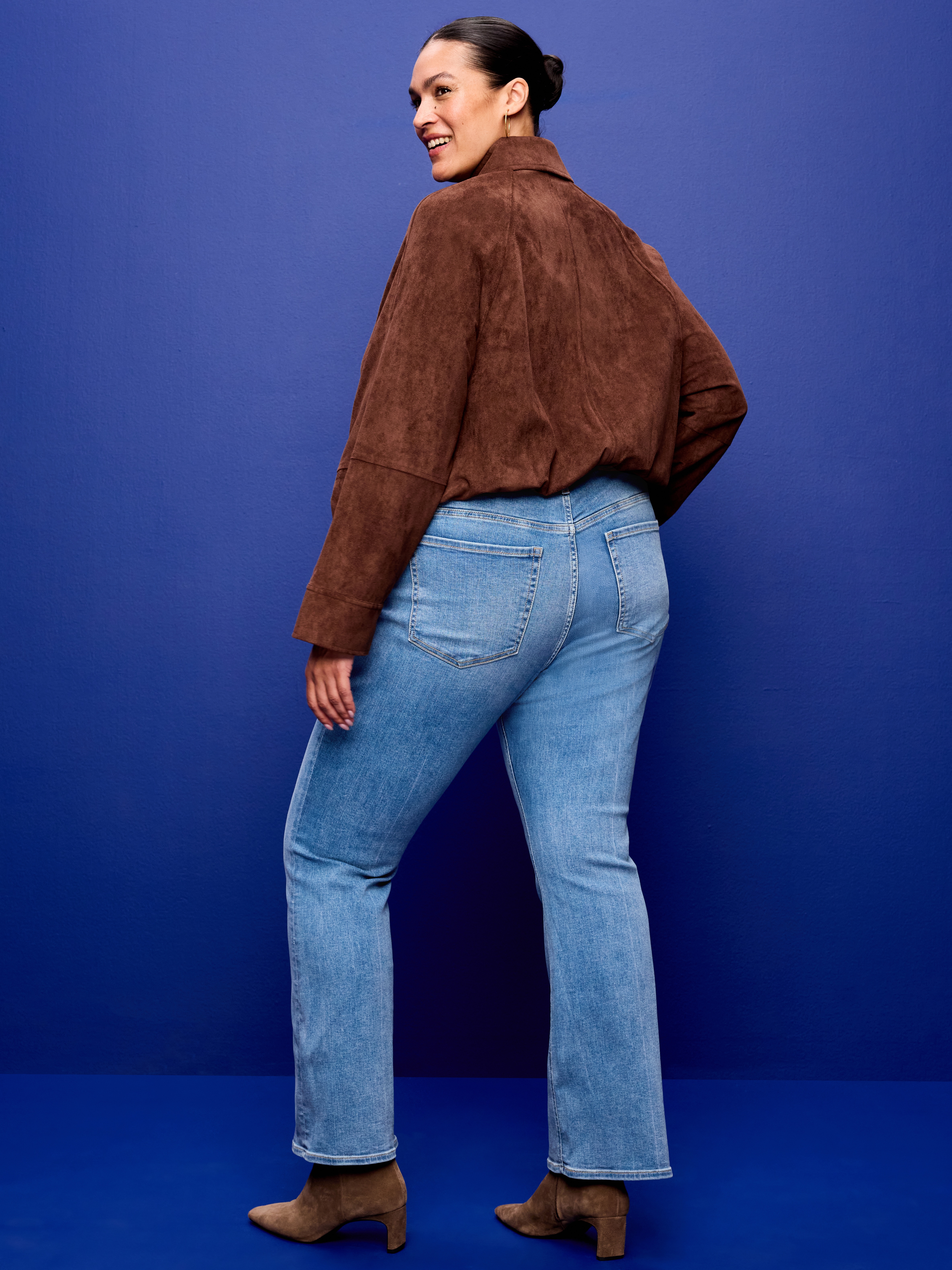 Low-Rise Boot-Cut Jeans - Dewpoint - 8