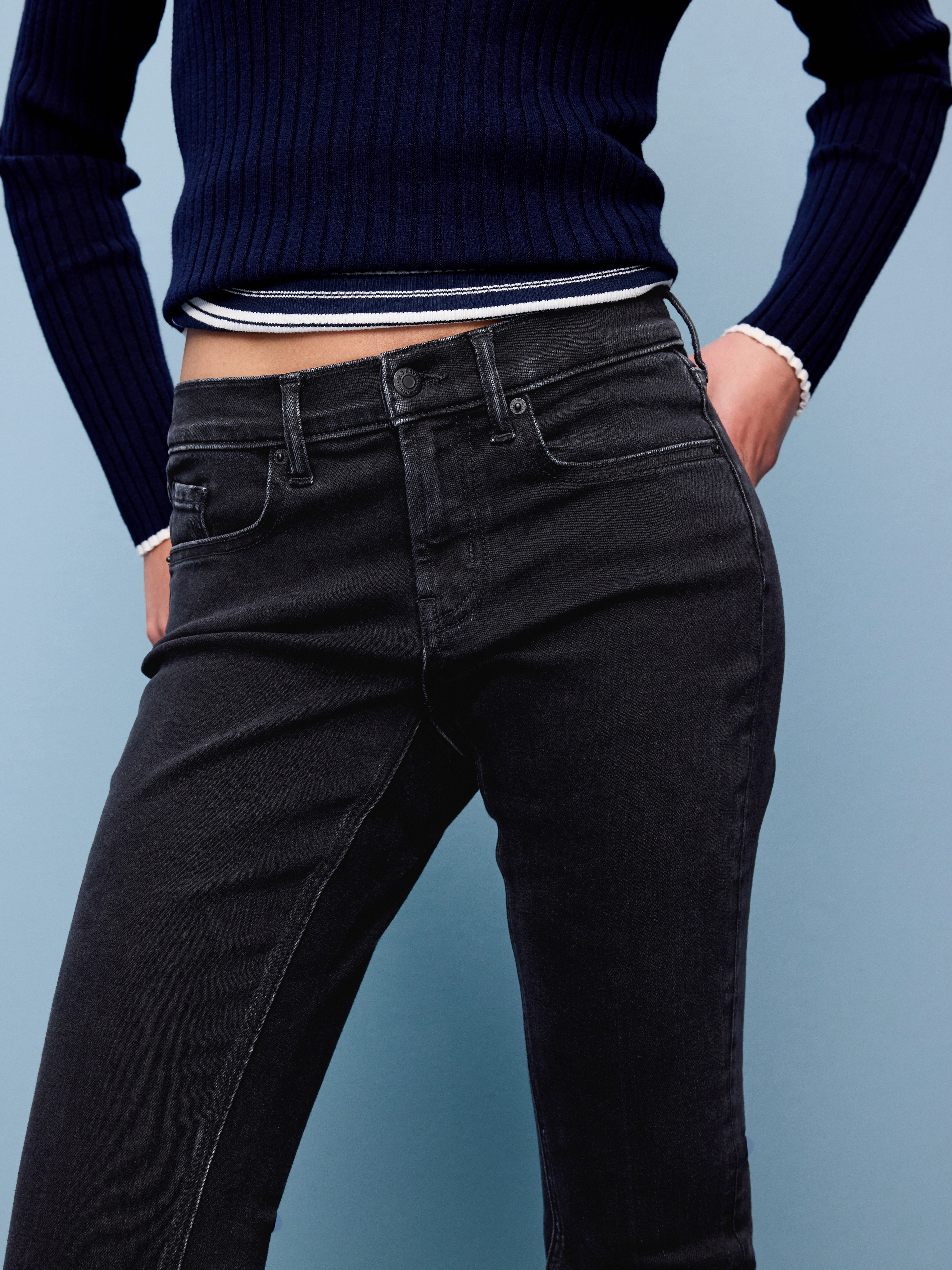 Low-Rise Boot-Cut Jeans - Bobby Jo - 4