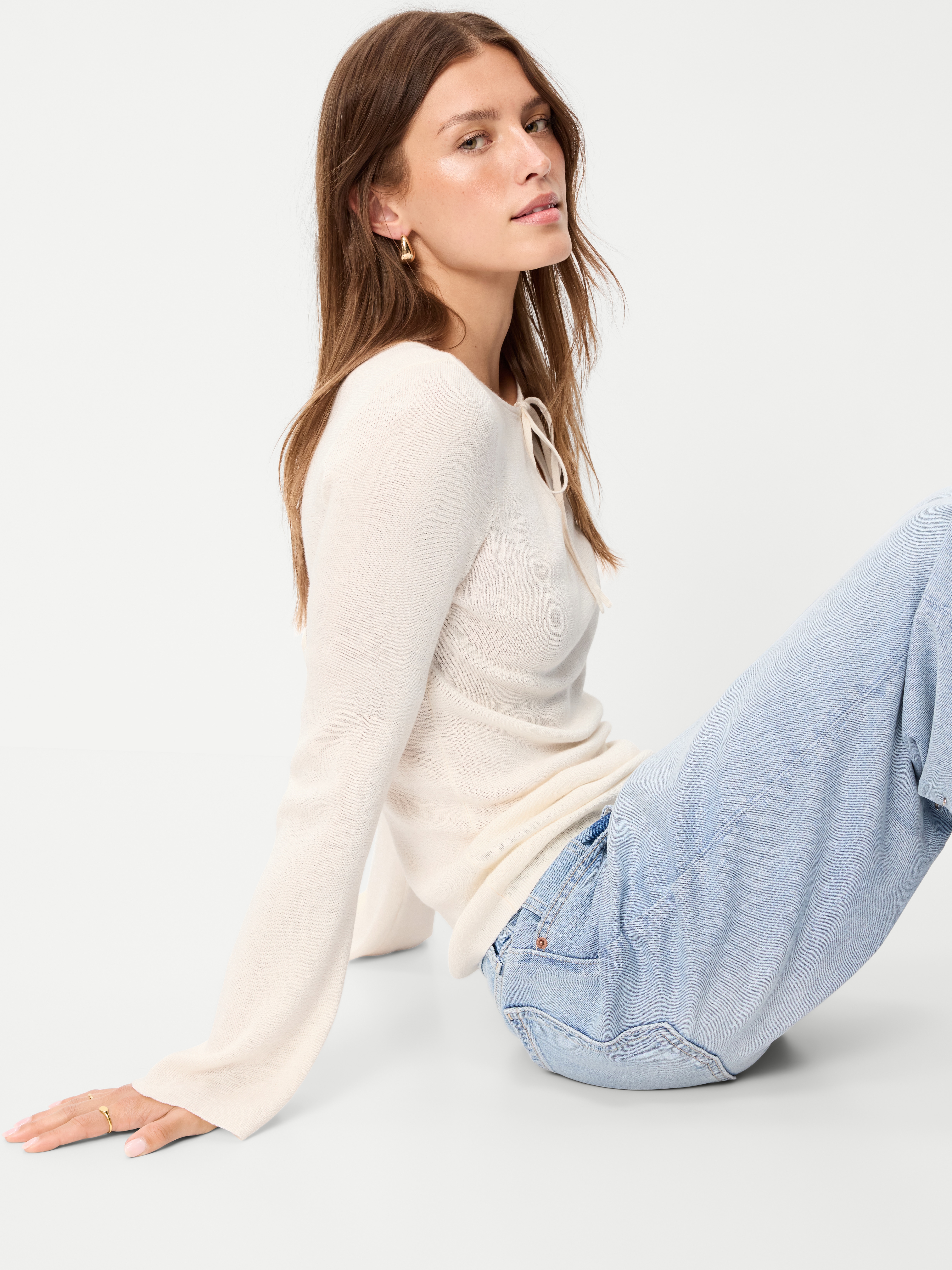 Bell-Sleeve Keyhole Top - Creme De La Creme - 3