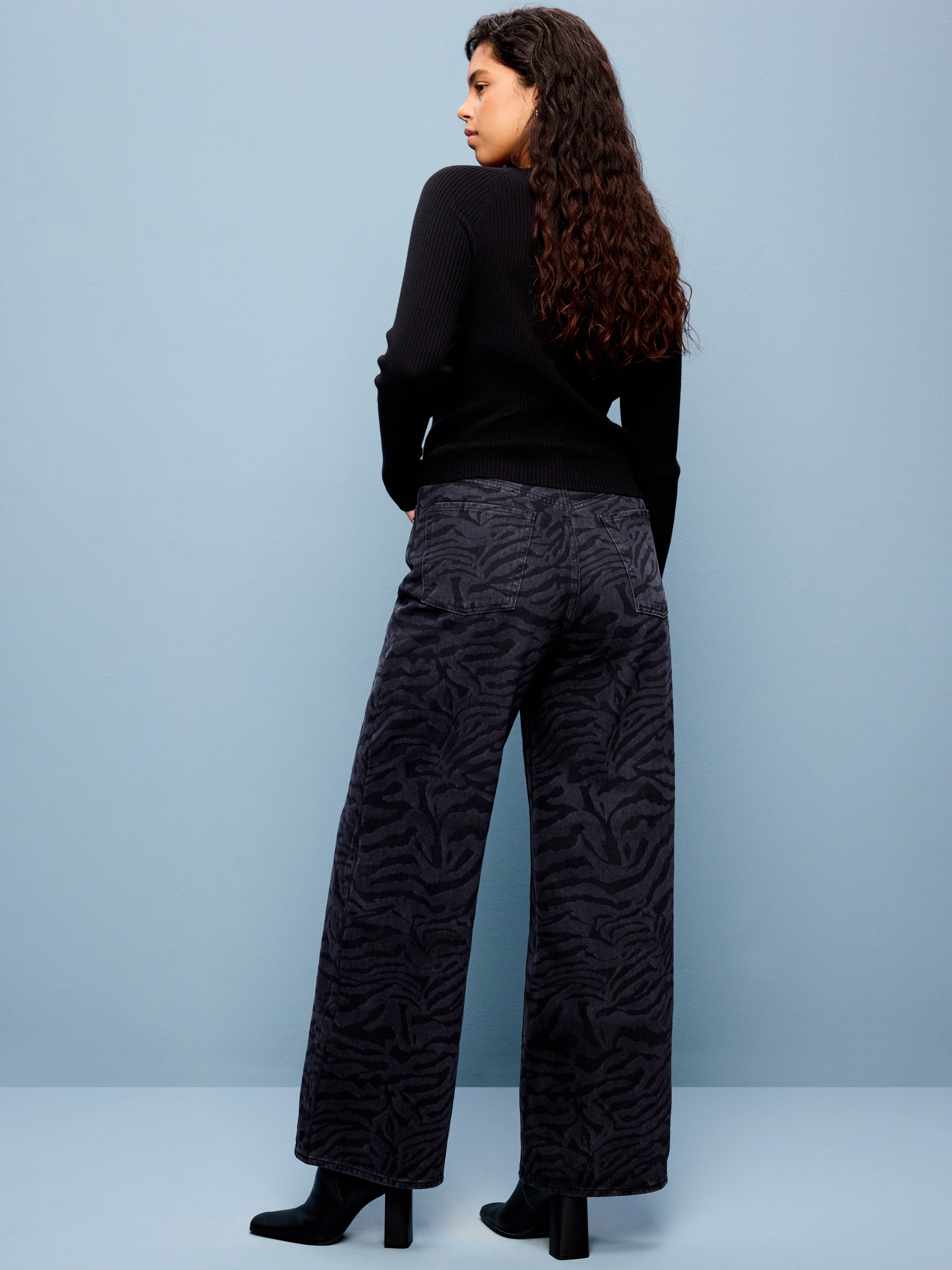 High-Waisted Baggy Wide-Leg Jeans - Black Zebra - 6