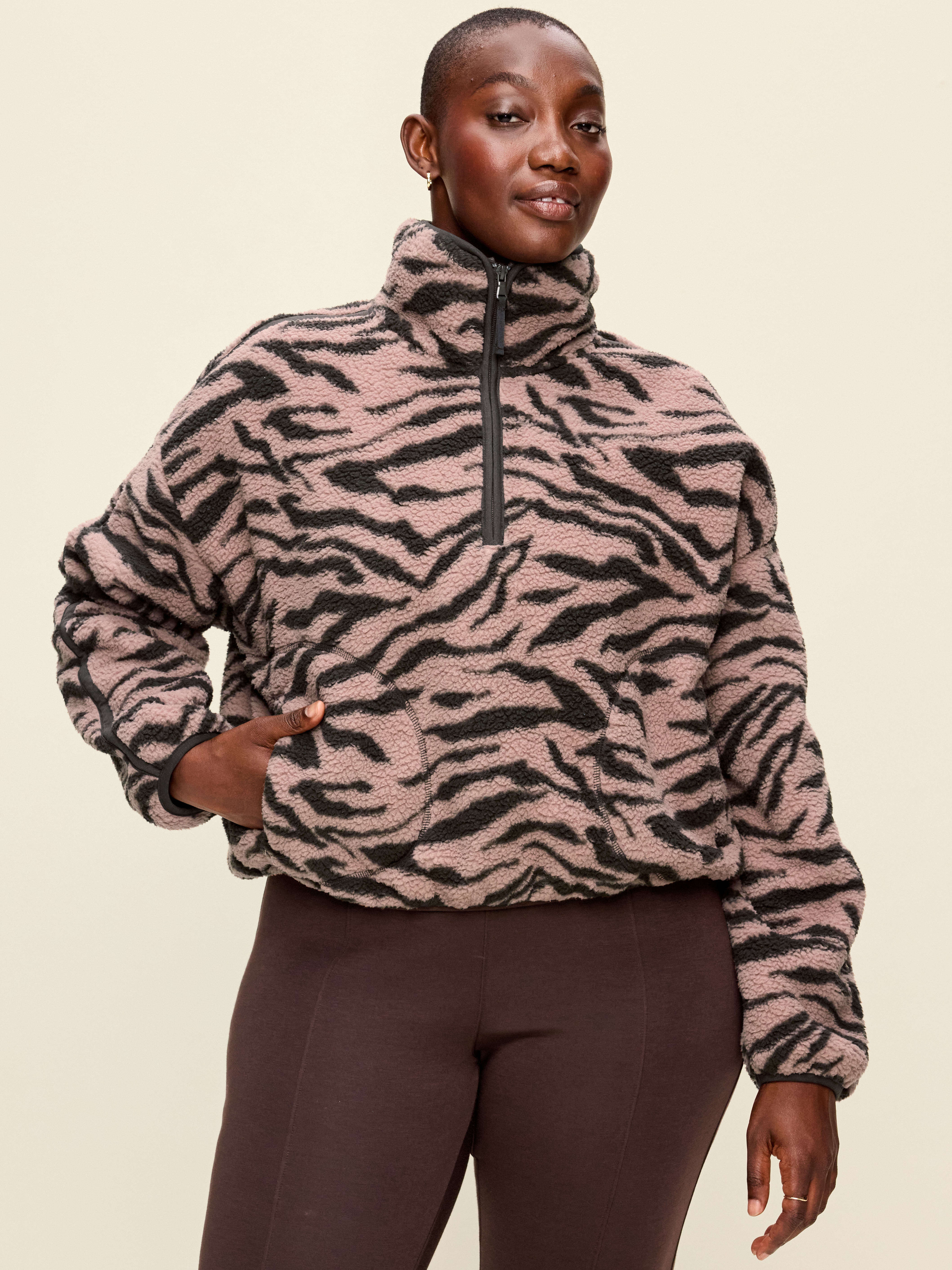 Loose Sherpa Quarter-Zip Pullover - Black Zebra - 5