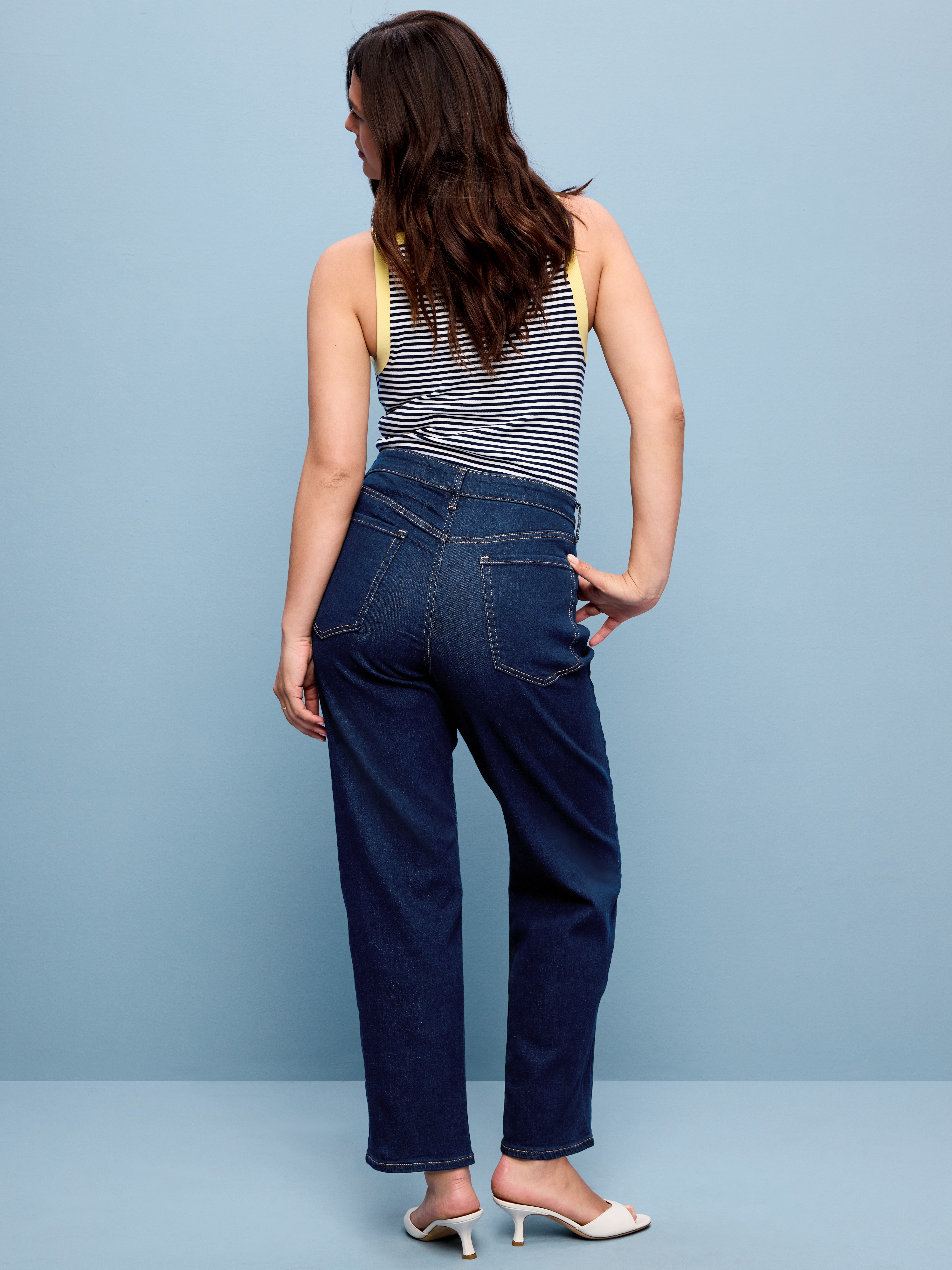 High-Waisted Wow Loose Jeans - Dark Wash - 6