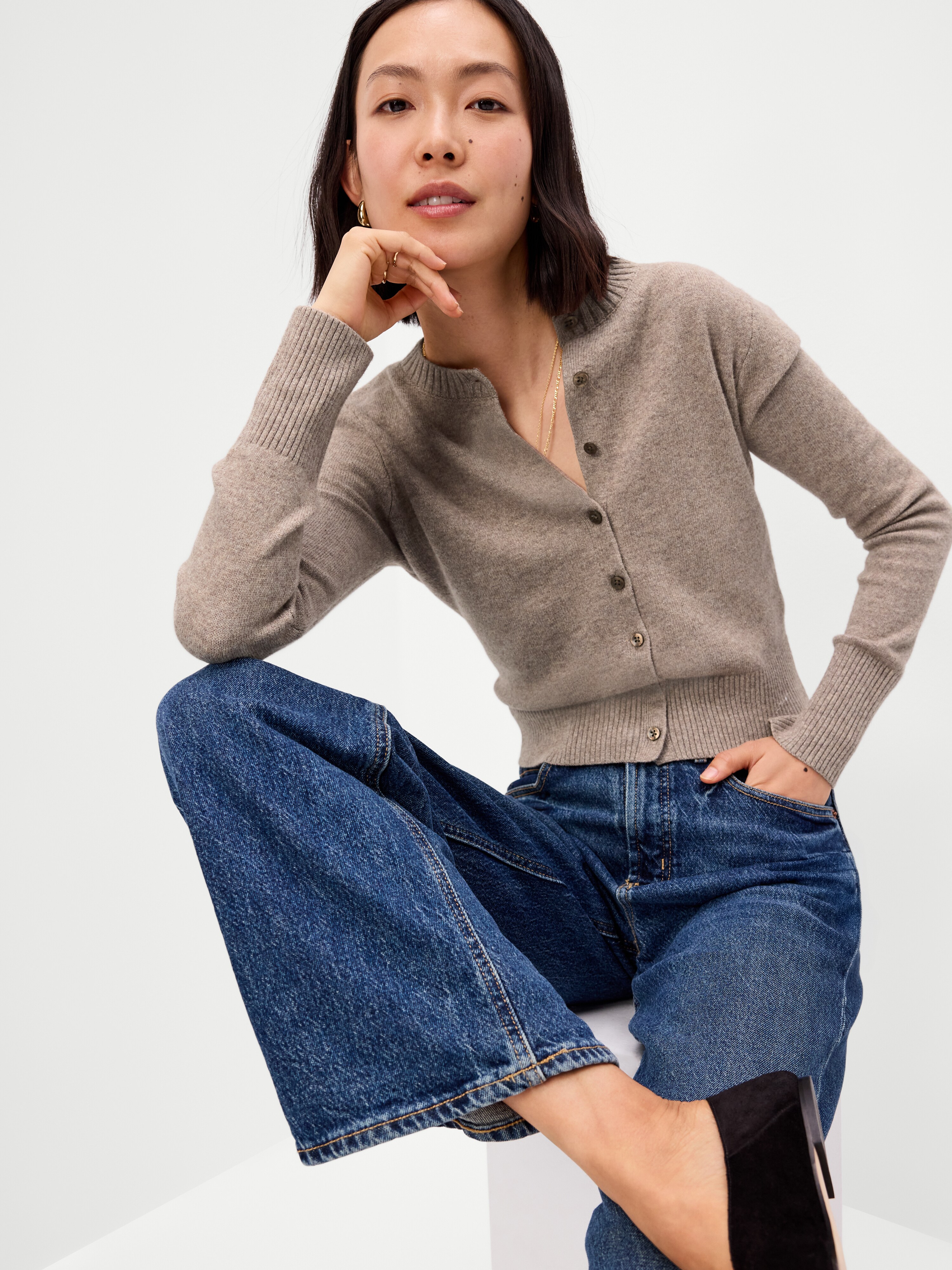 SoSoft Cropped Crew-Neck Cardigan - Mushroom - 3