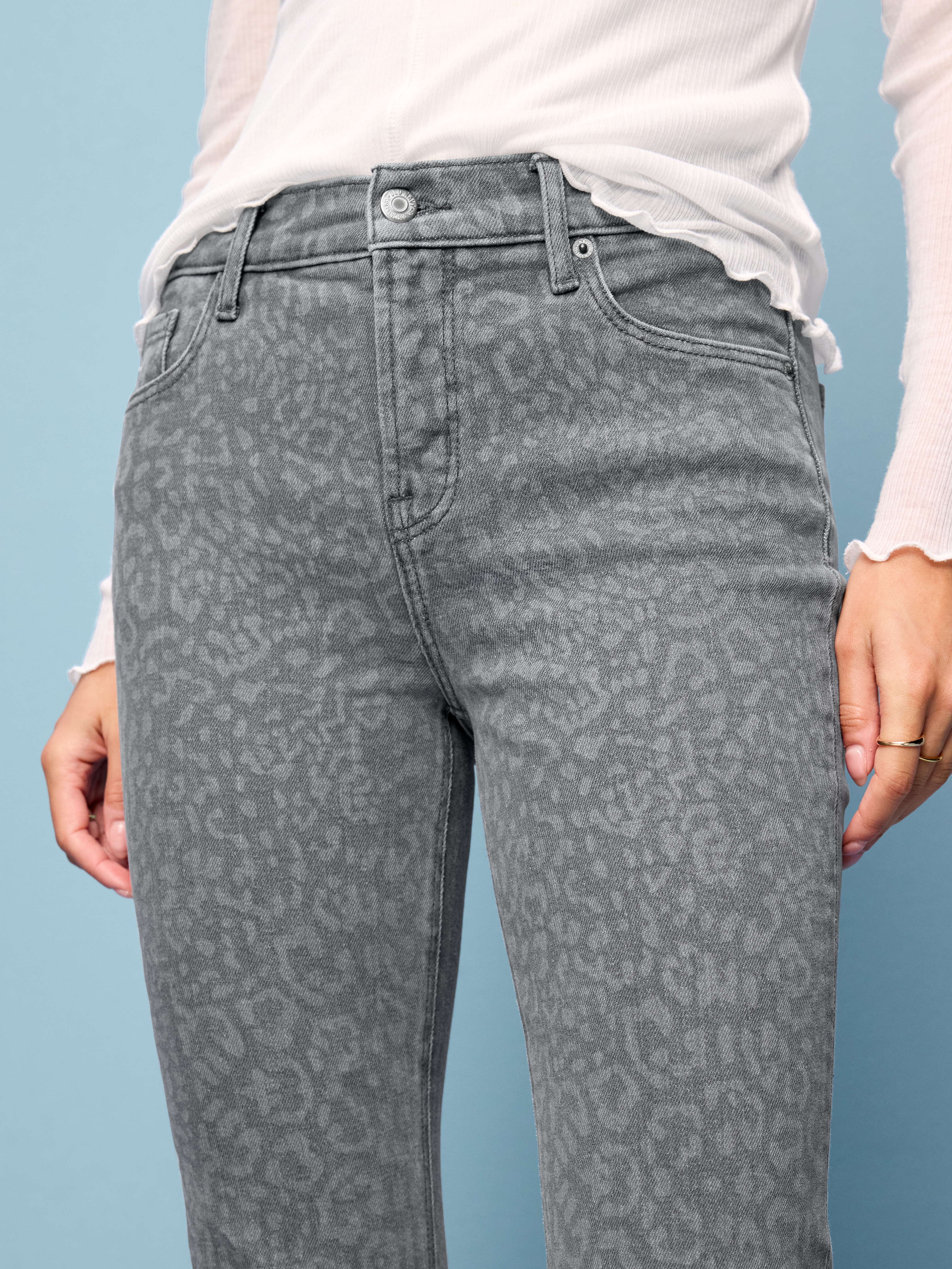 High-Waisted Flare Jeans - Roxanne - 4