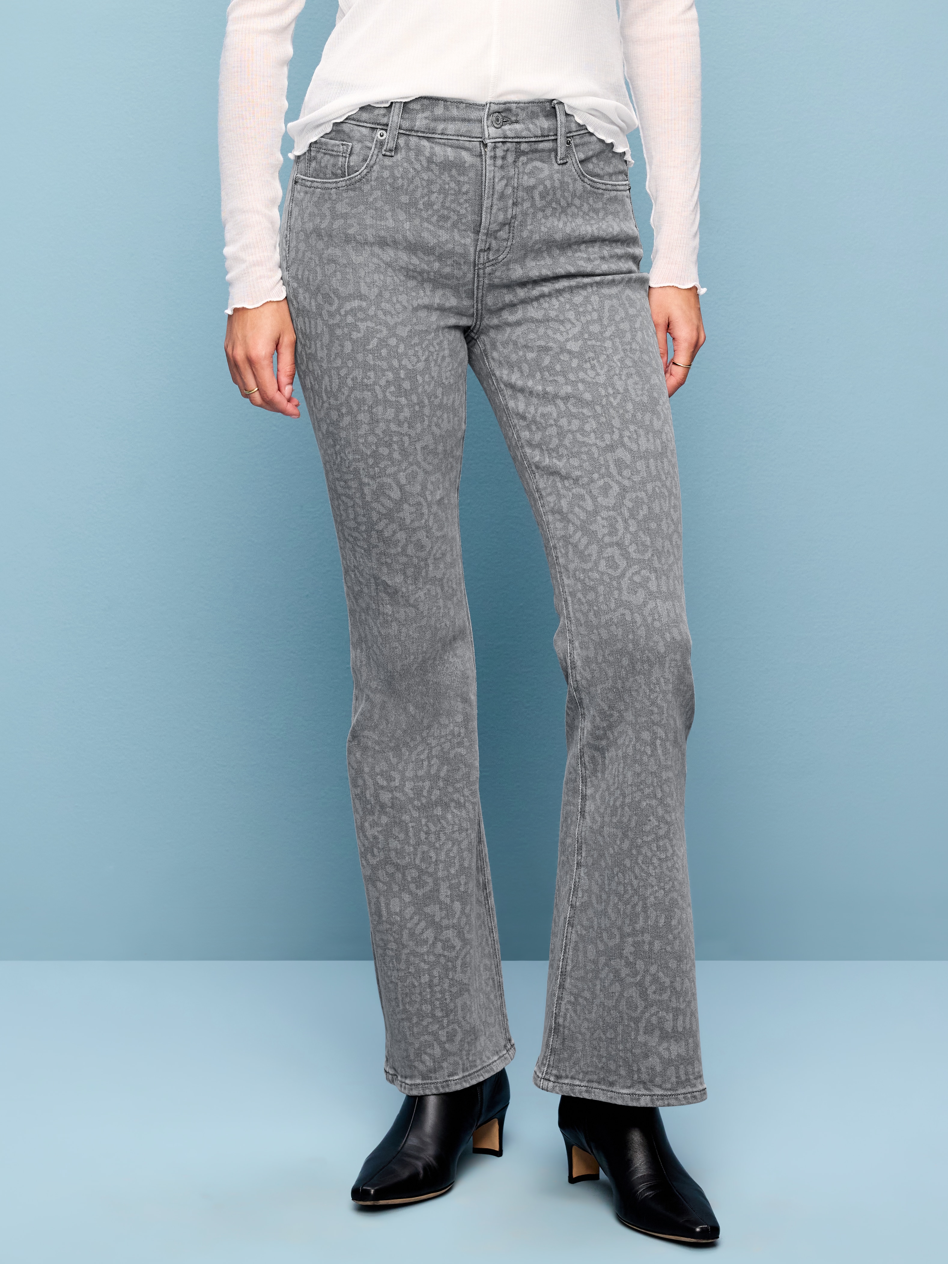 High-Waisted Flare Jeans - Roxanne - 2