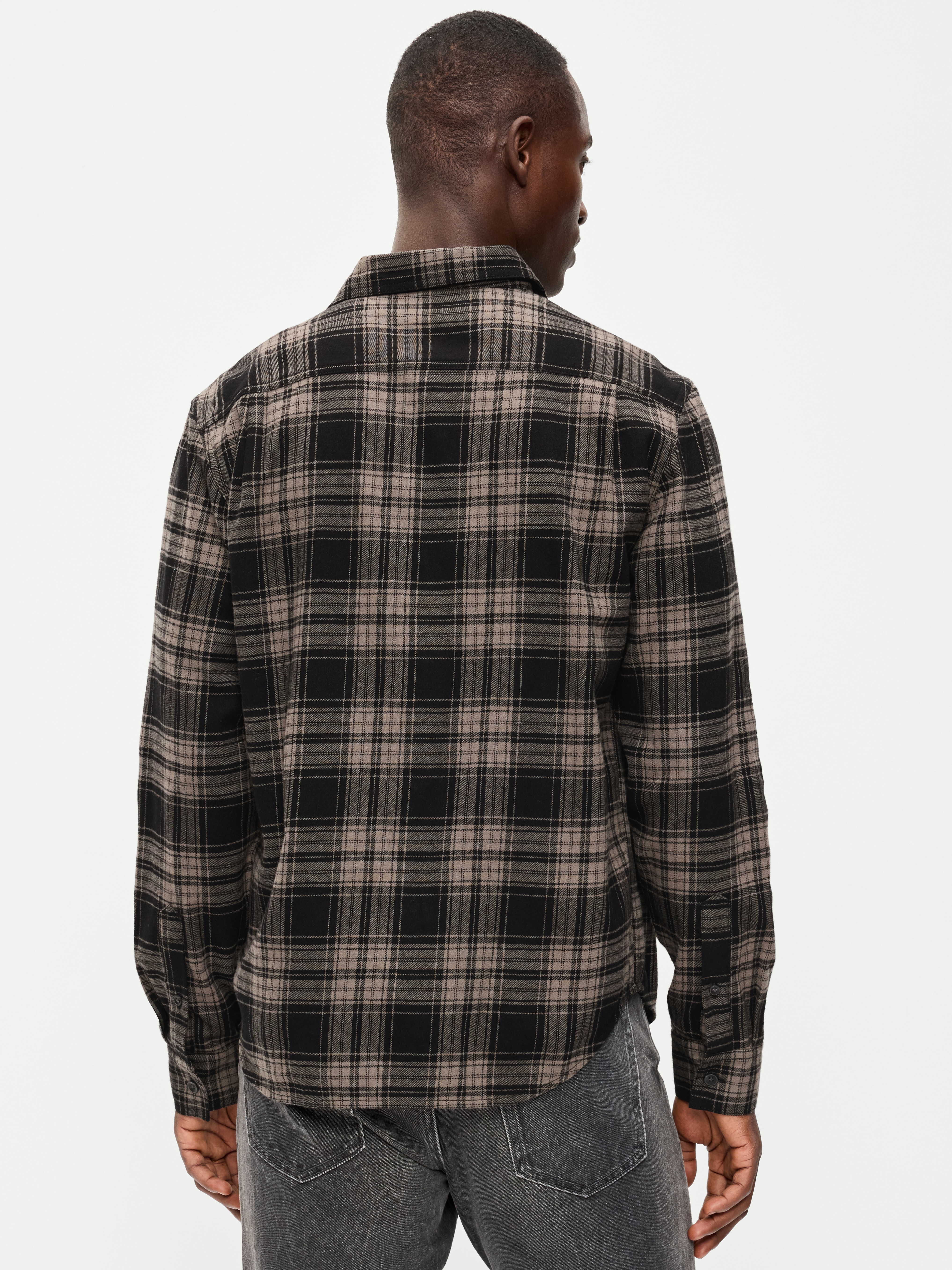 Relaxed Long-Sleeve Flannel Pocket Shirt - Black Plaid - 2