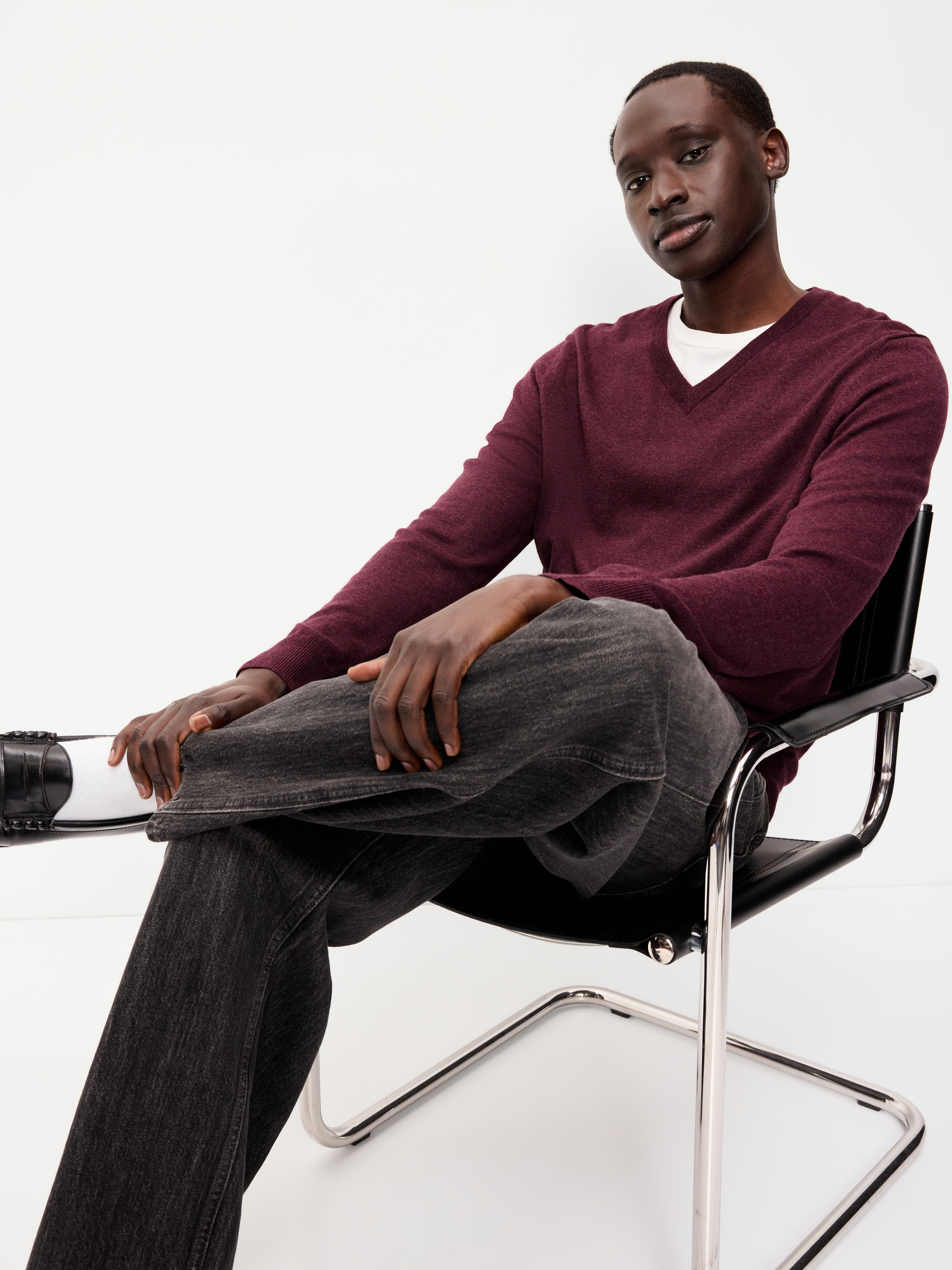 V-Neck Sweater - Burgundy Heather - 3