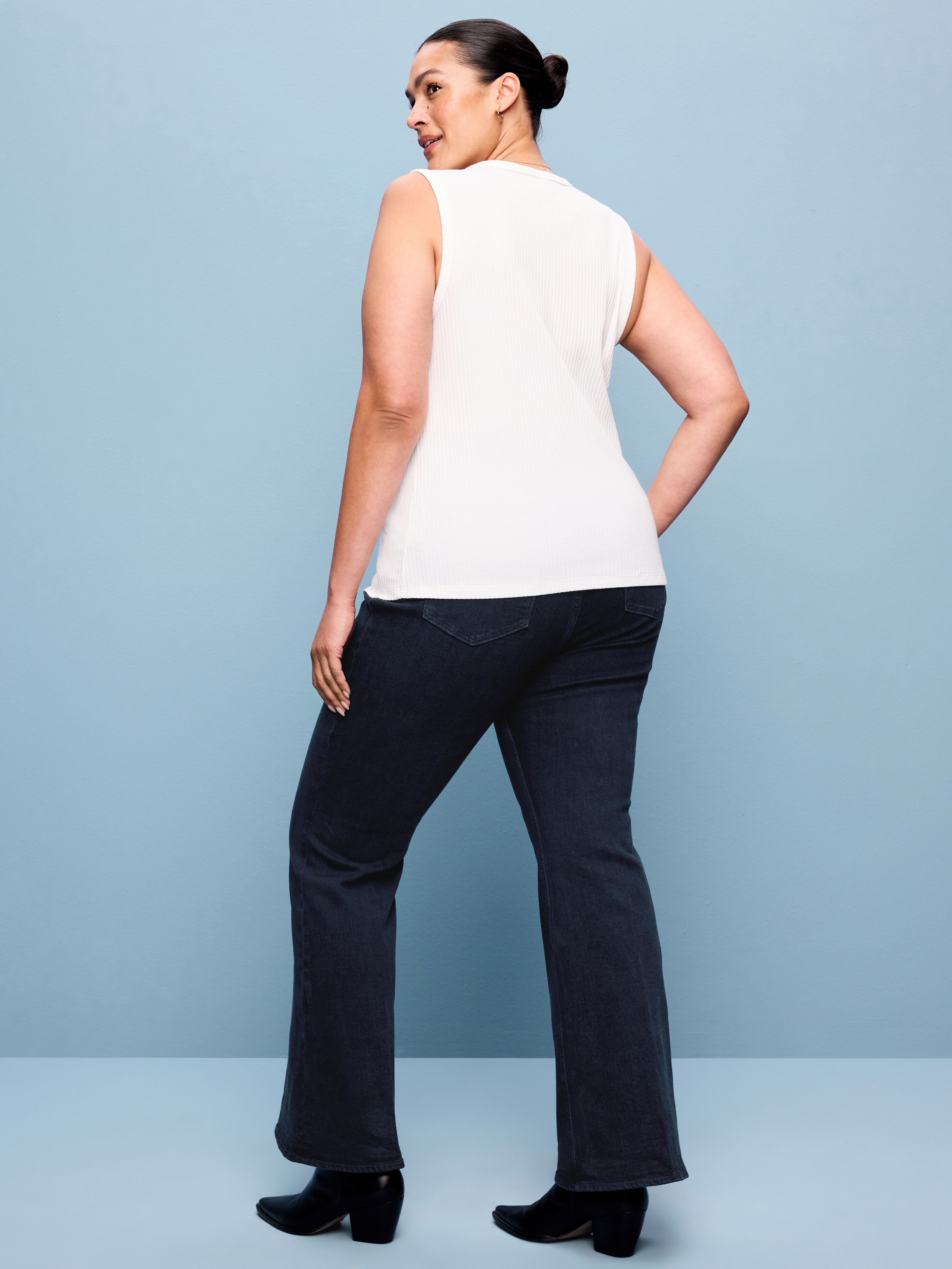 High-Waisted Flare Jeans - Sue - 8