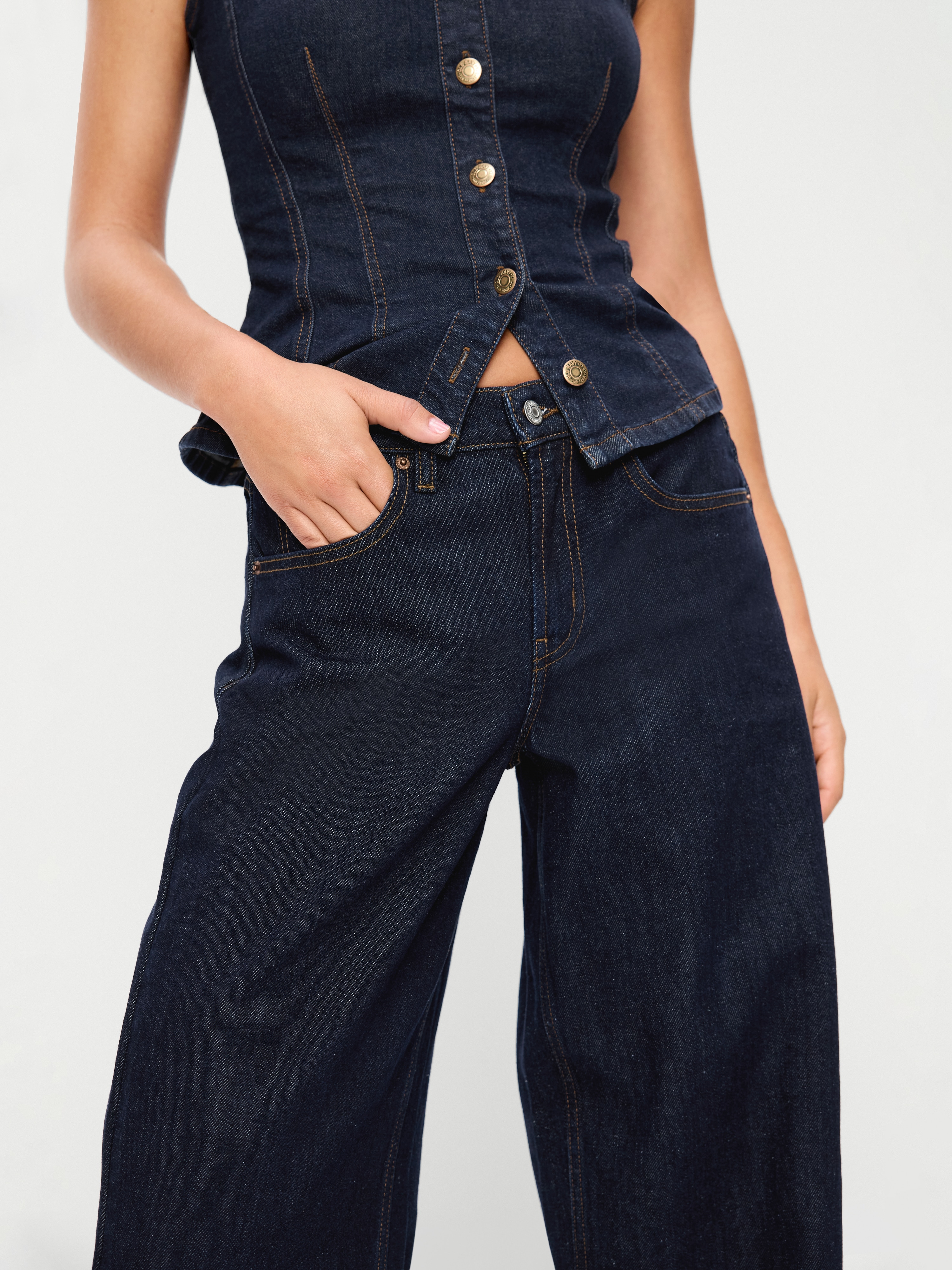 Mid-Rise Arc Barrel Jeans - Dark Wash - 4