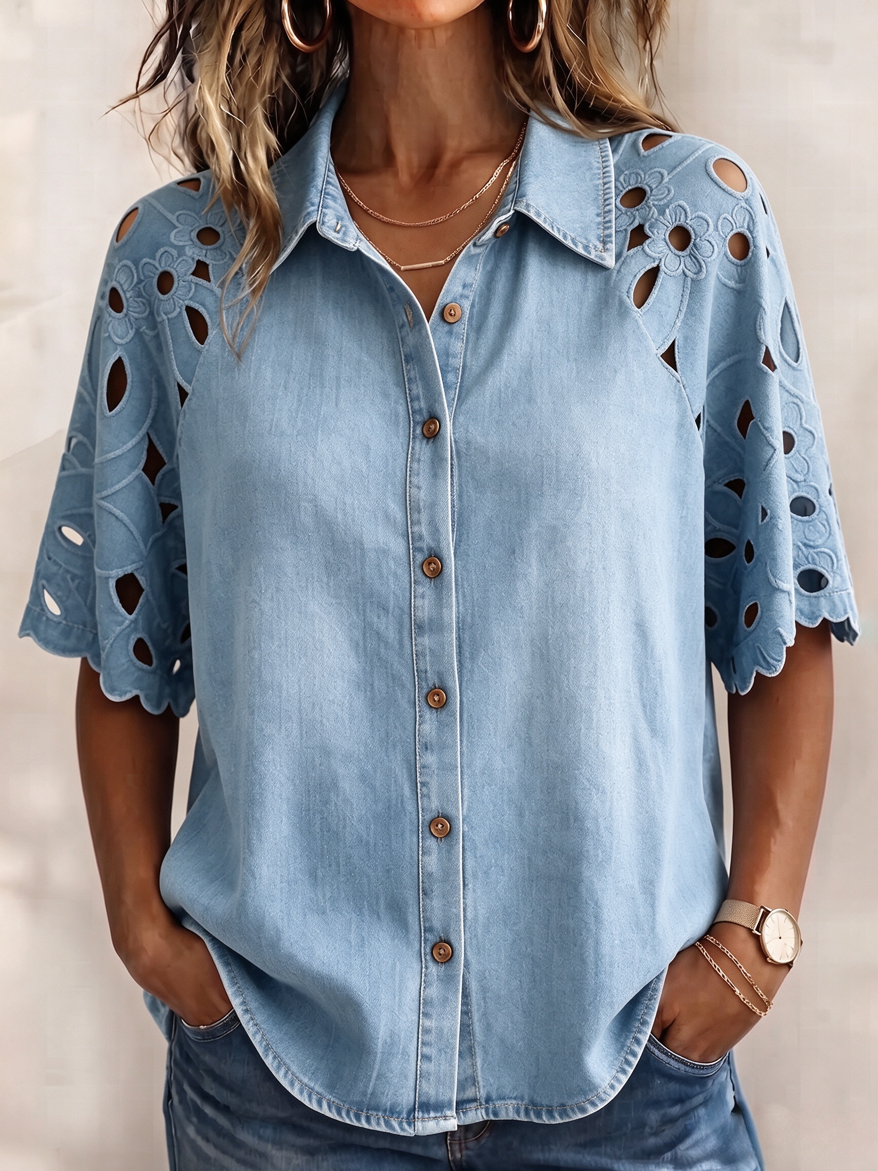 Vintage-Jeansbluse mit Edler Lochspitze & Floralem Stickerei-Detail