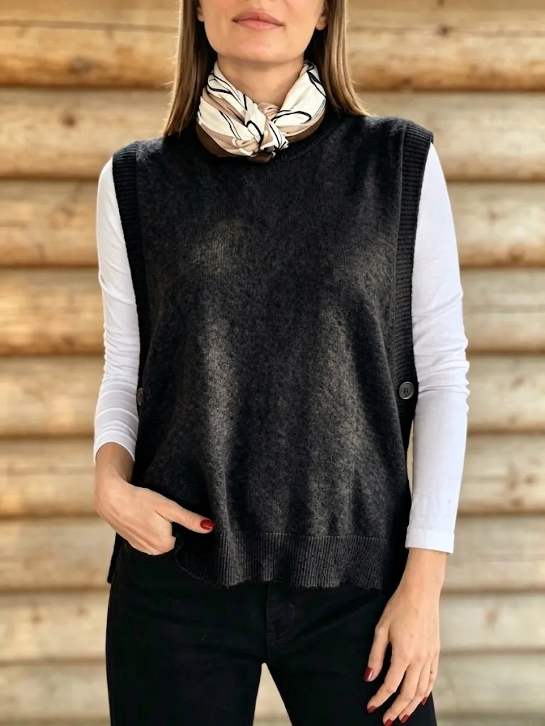 Greta™ Elegante Kaschmir-Touch Strickweste mit Rundhals | Luxuriöser Damen Pullunder mit Seitlichen Knöpfen
