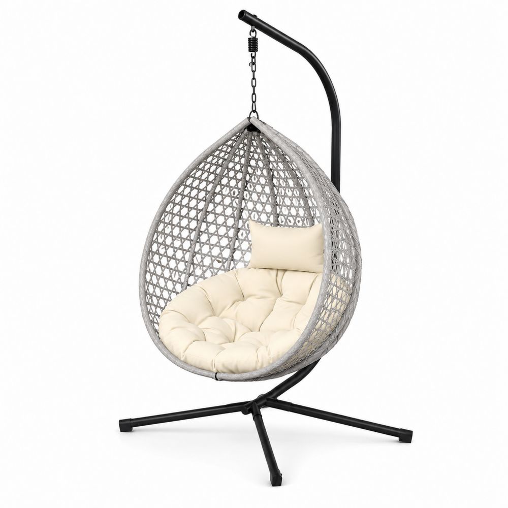 Chaise suspendue en résine tressée avec coussin crème