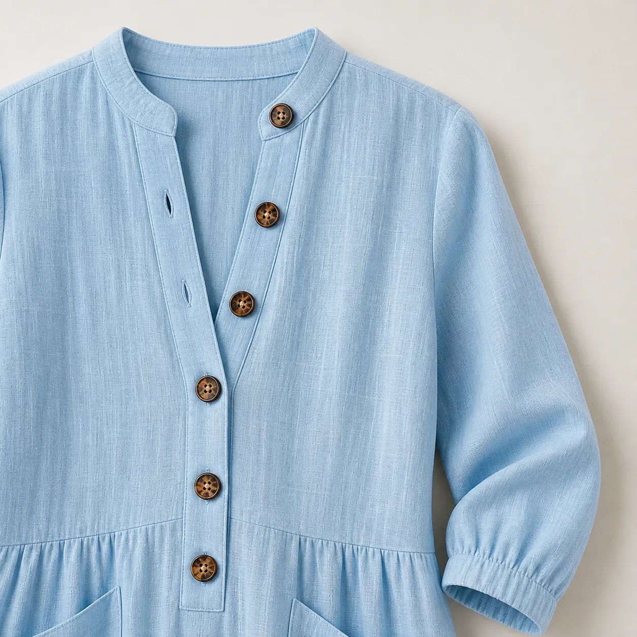Button-front collar and cuff detail