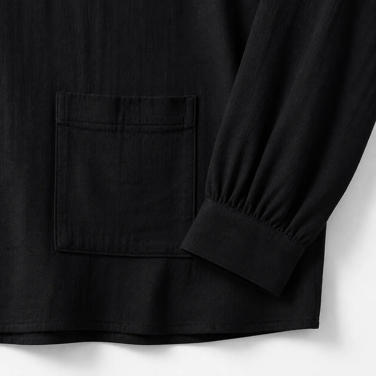 Front pocket and cuff detail
