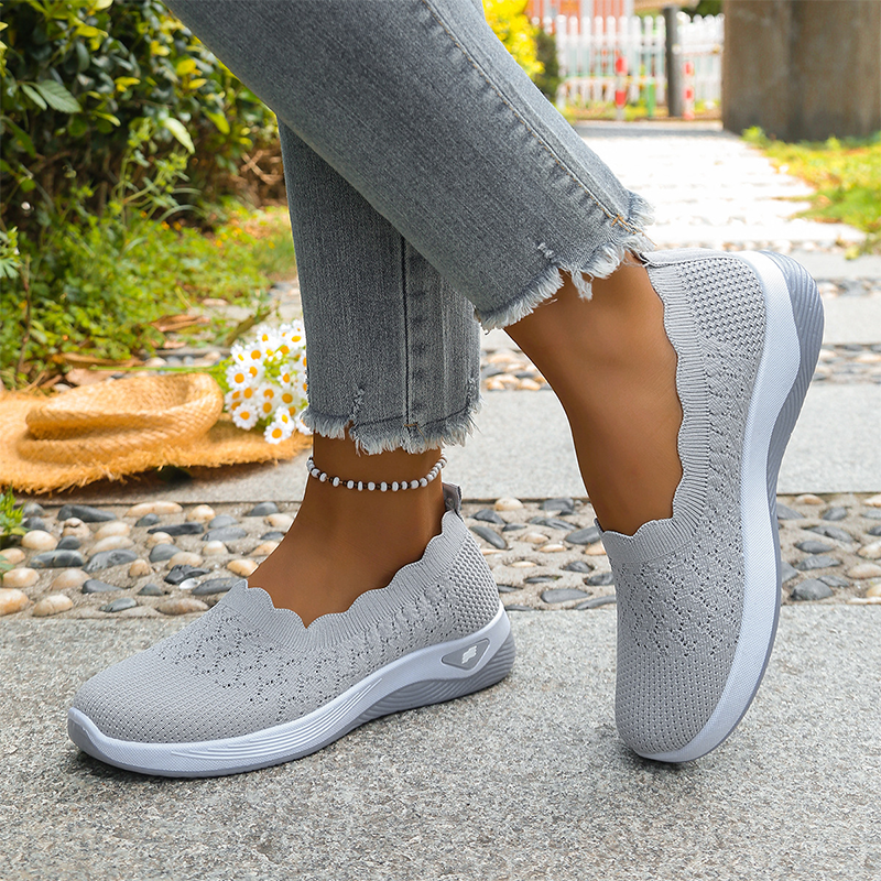 Women's Lightweight Breathable Walking Shoes