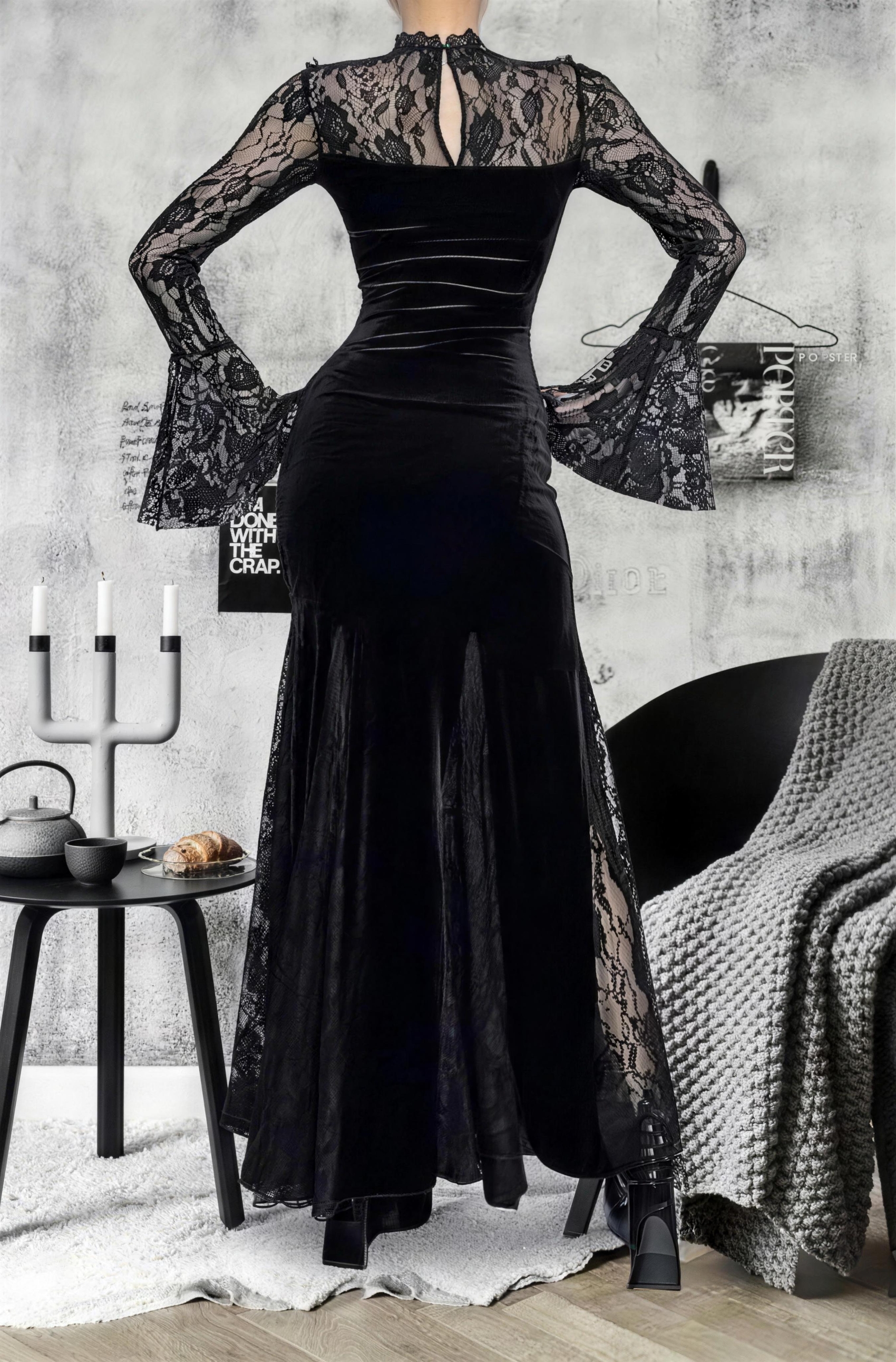 Dark Lace Mermaid Long-Sleeve Fitted Gown