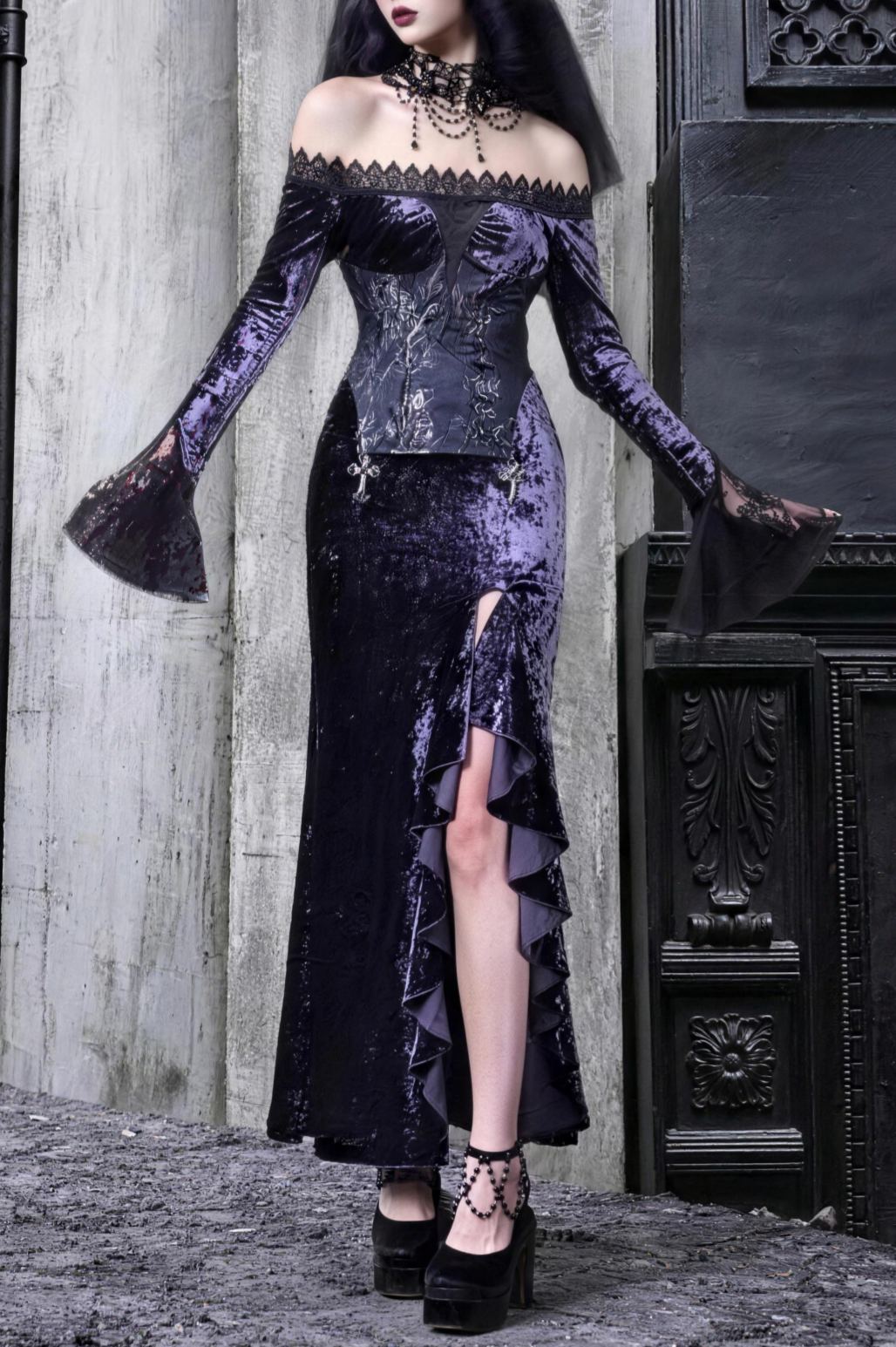 Gothic off-shoulder atmospheric fitted mermaid long-sleeve dress