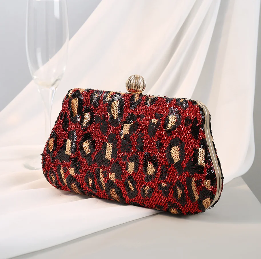 YNSSK Red Leopard Print Clutch Bag With Chain Front View