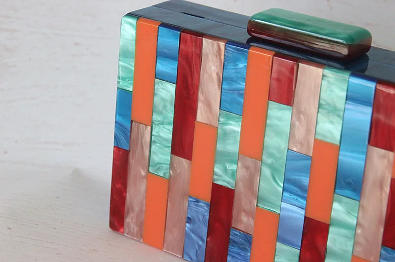 7_YNSSK Spliced Color Striped Acrylic Clutch Bag Surface Detail View