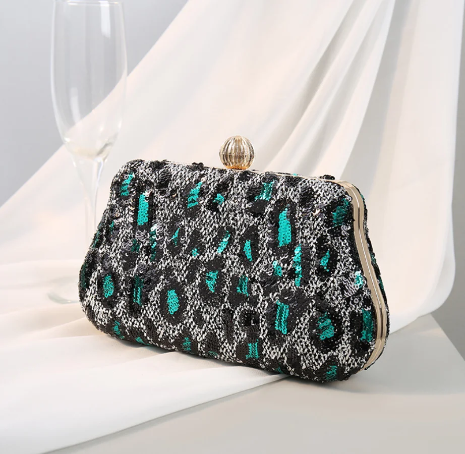 YNSSK Green Leopard Print Clutch Bag With Chain Front View