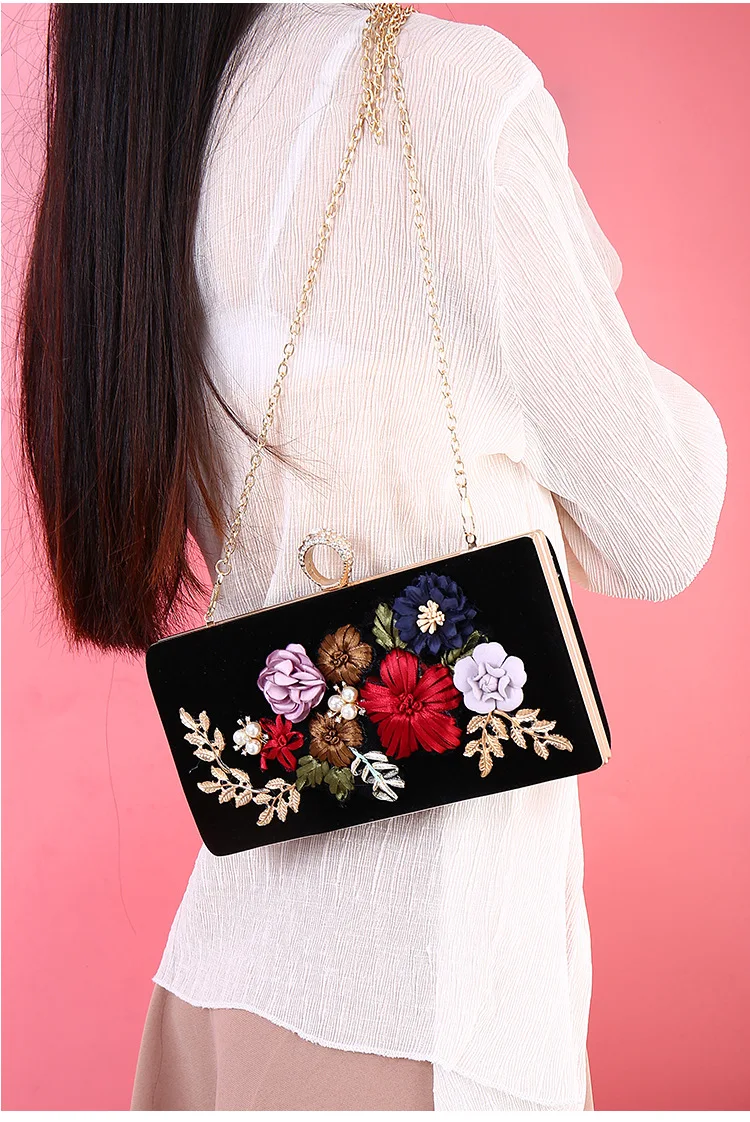 YNSSK Black Floral Clutch Bag for Party Model Display