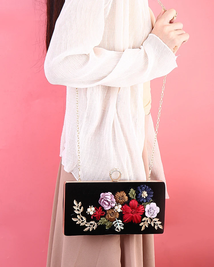 YNSSK Black Floral Clutch Bag for Party Model Display