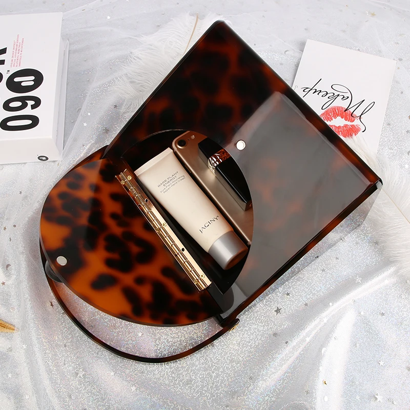 YNSSK Small Tortoise Shell Handle Purse Scene Display
