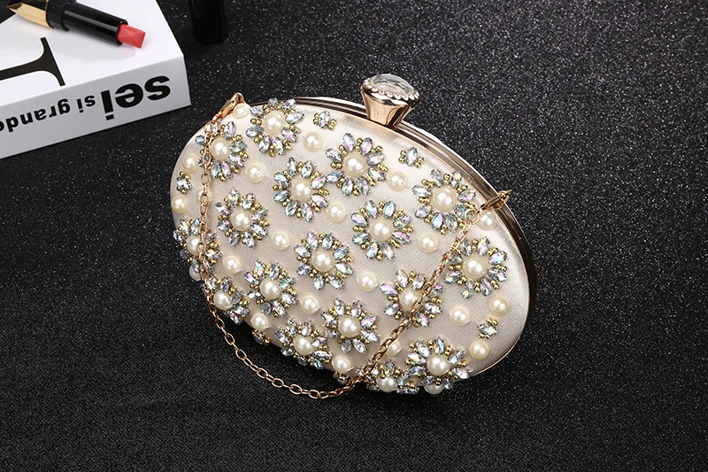 YNSSK Pearl Evening Clutch Bags for Weddings Scene Display