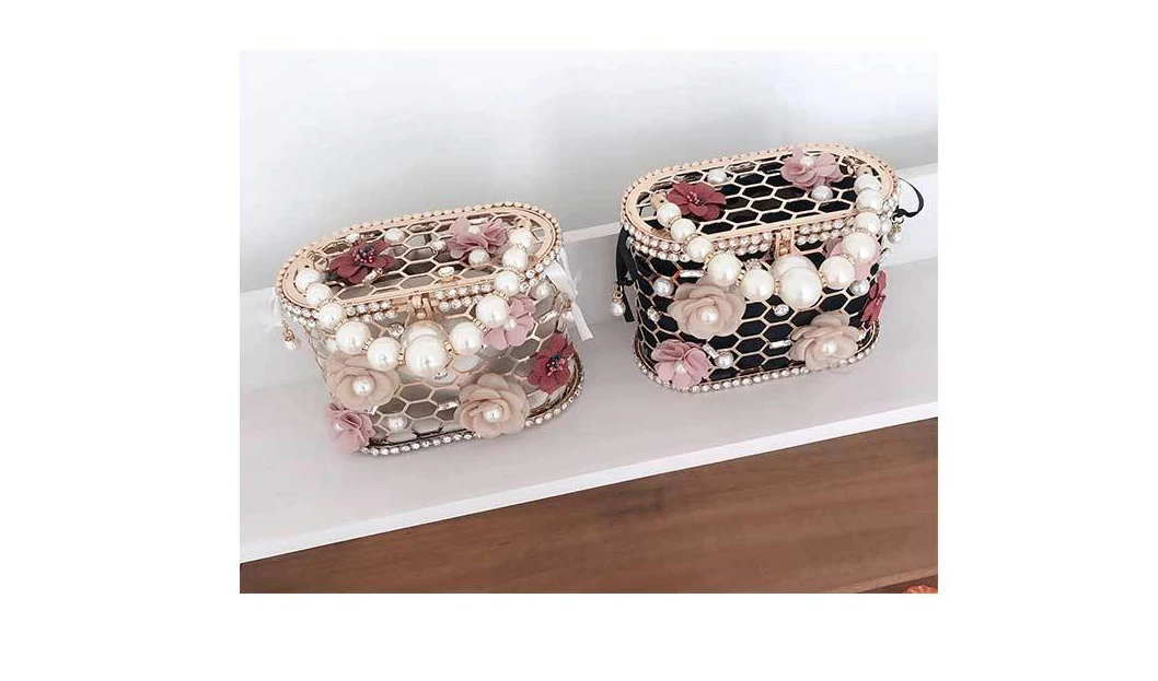 YNSSK Floral Metal Case Basket Clutch Bag Scene Display