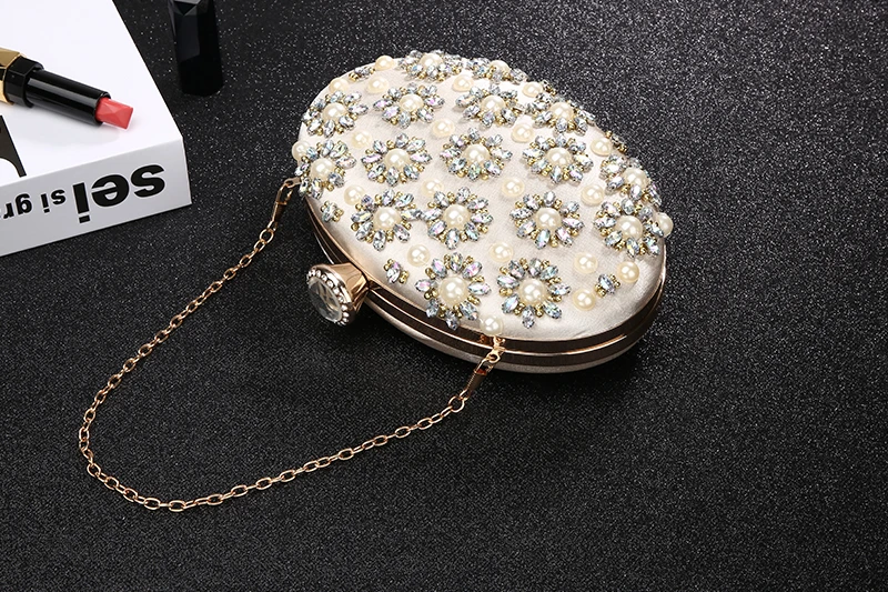 YNSSK Pearl Evening Clutch Bags for Weddings Scene Display