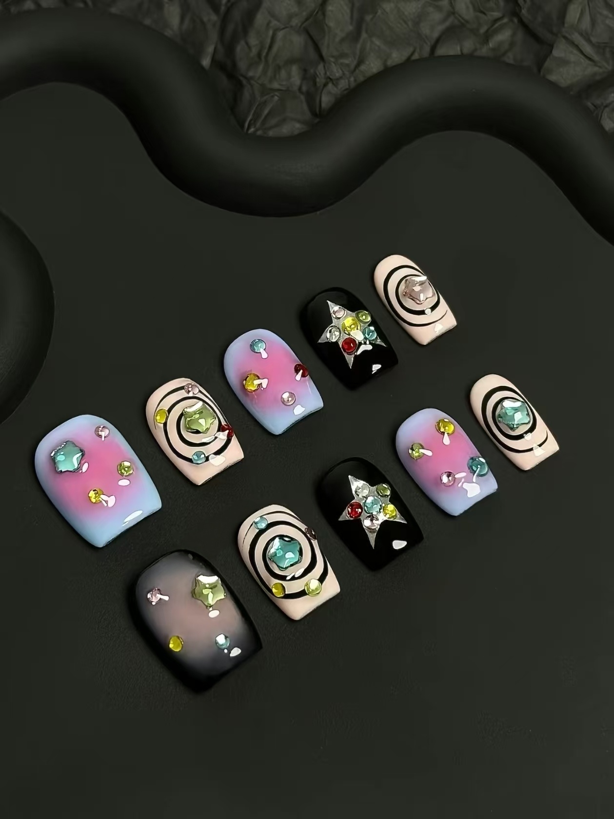 Ongles Press-On « Dégradé Macaron Spirale Strass Multicolore Y2K »