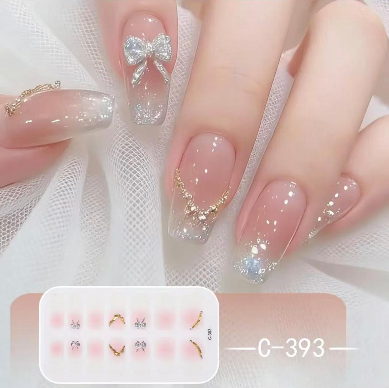 Vernis Gel Semi-Permanent Nude Décor Noeud Strass Chaîne Dorée Élégant