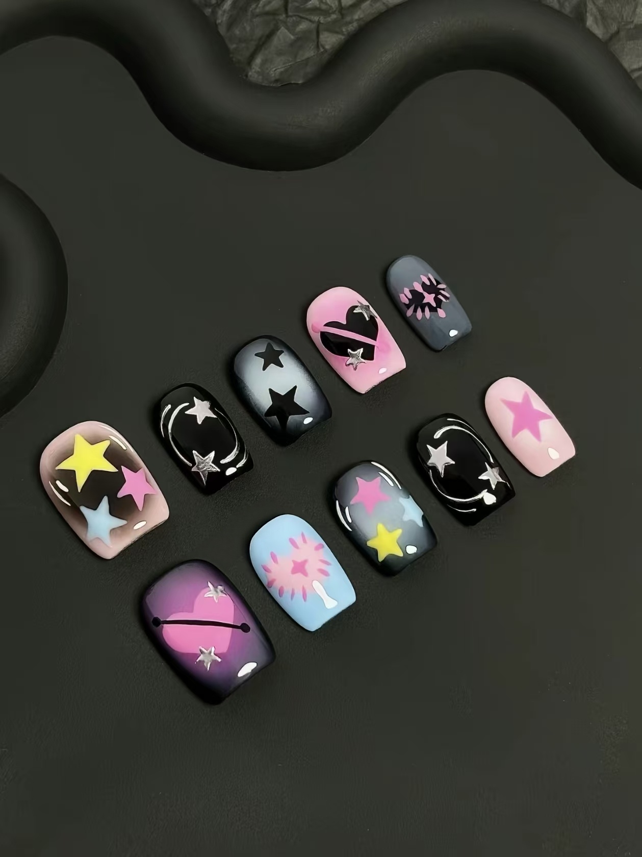 Ongles faux style Y2K