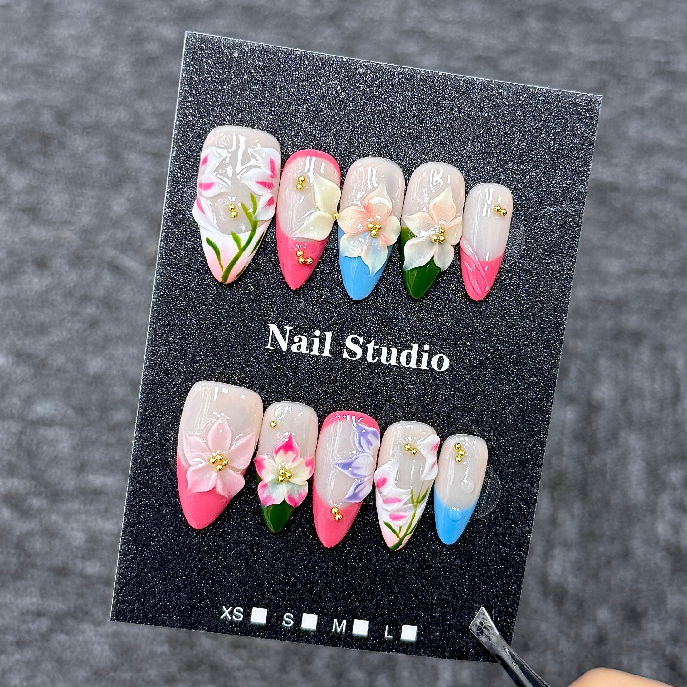 Ongles Press-On « Fleurs 3D Dégradé Carré Français Multicolore » | Style Frais Printanier | Forme Amande Longue | Fleurs Sculptées & Brins Végétaux