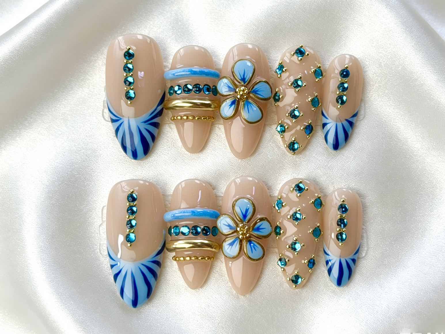 Faux Ongles Press-On Sur Mesure par Empreinte | Motifs Complexes & Construction Ongulaire Haute Gamme