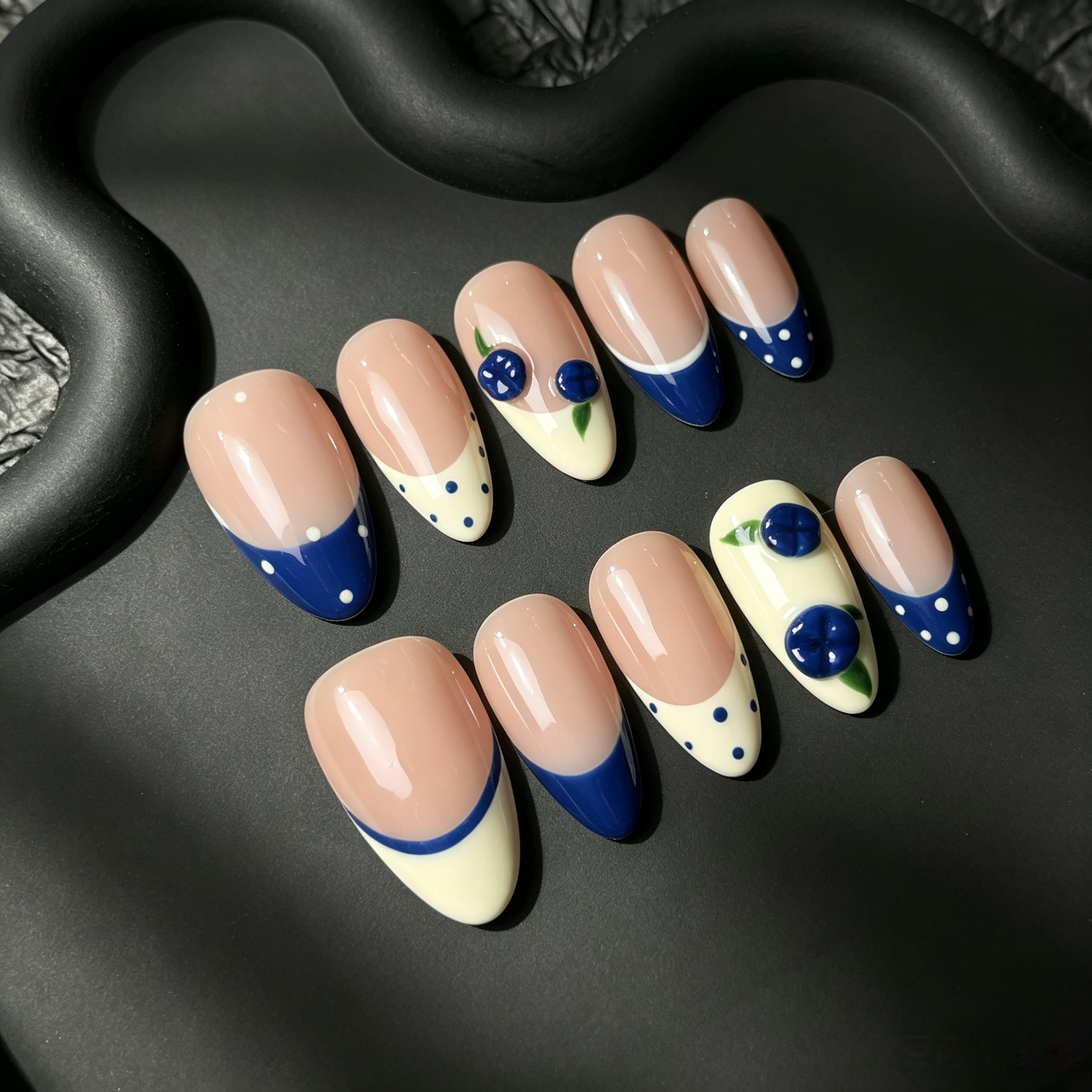 Nude Français Bleu Marine Crème Pois Blanc Frais